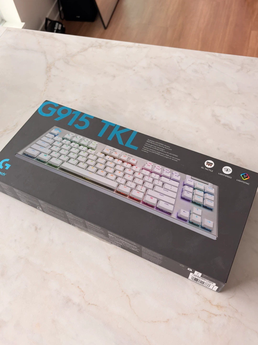 LNIB Logitech G915 TKL Silver/White Keyboard