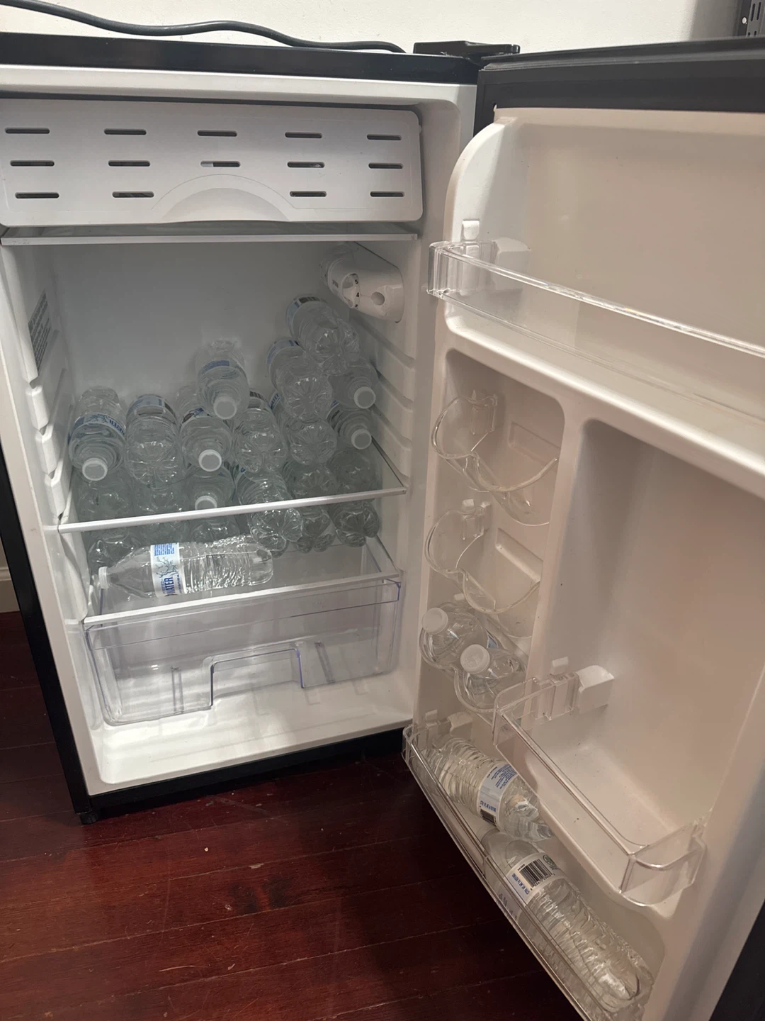 Magic Chef Mini Refrigerator - photo 2