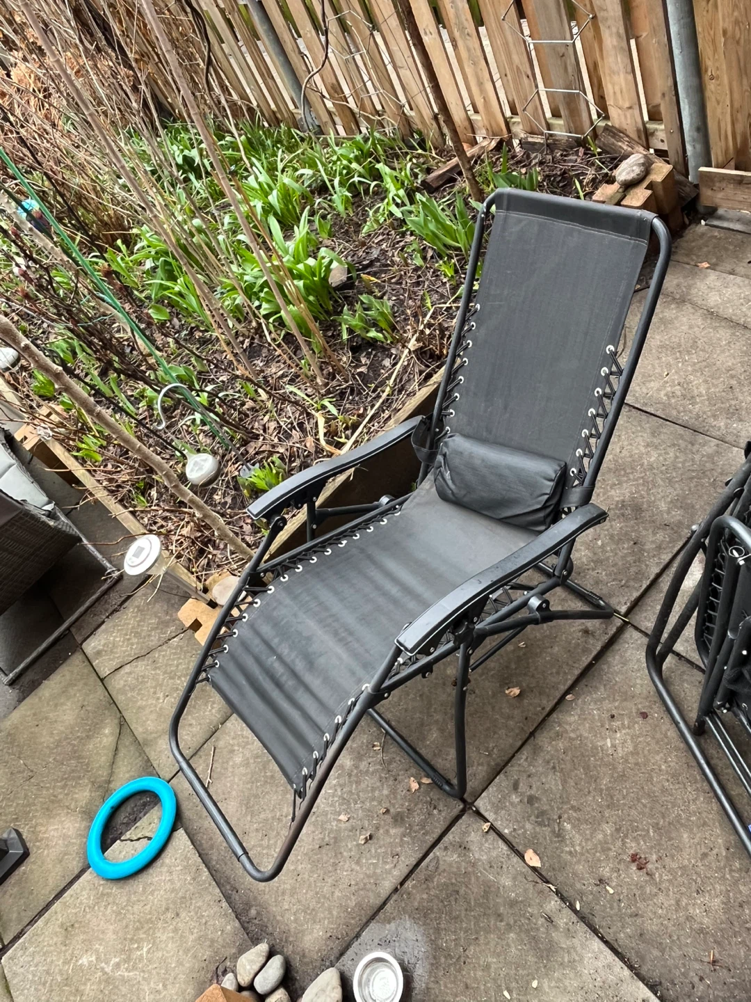 Black zero gravity chair
