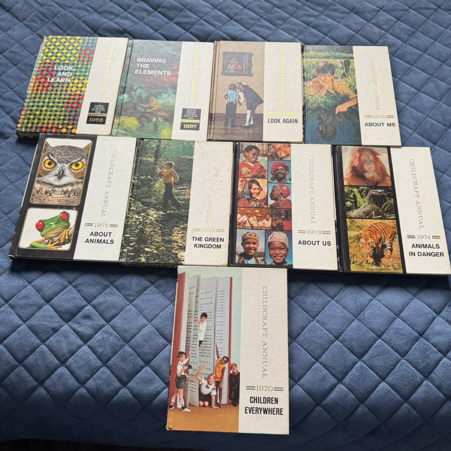 9 Childcraft Annual Book Set VINTAGE 1966-1974 - photo 5