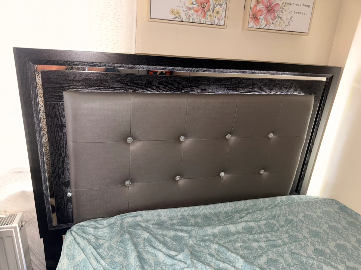 Full Size Bed and chest - photo 3