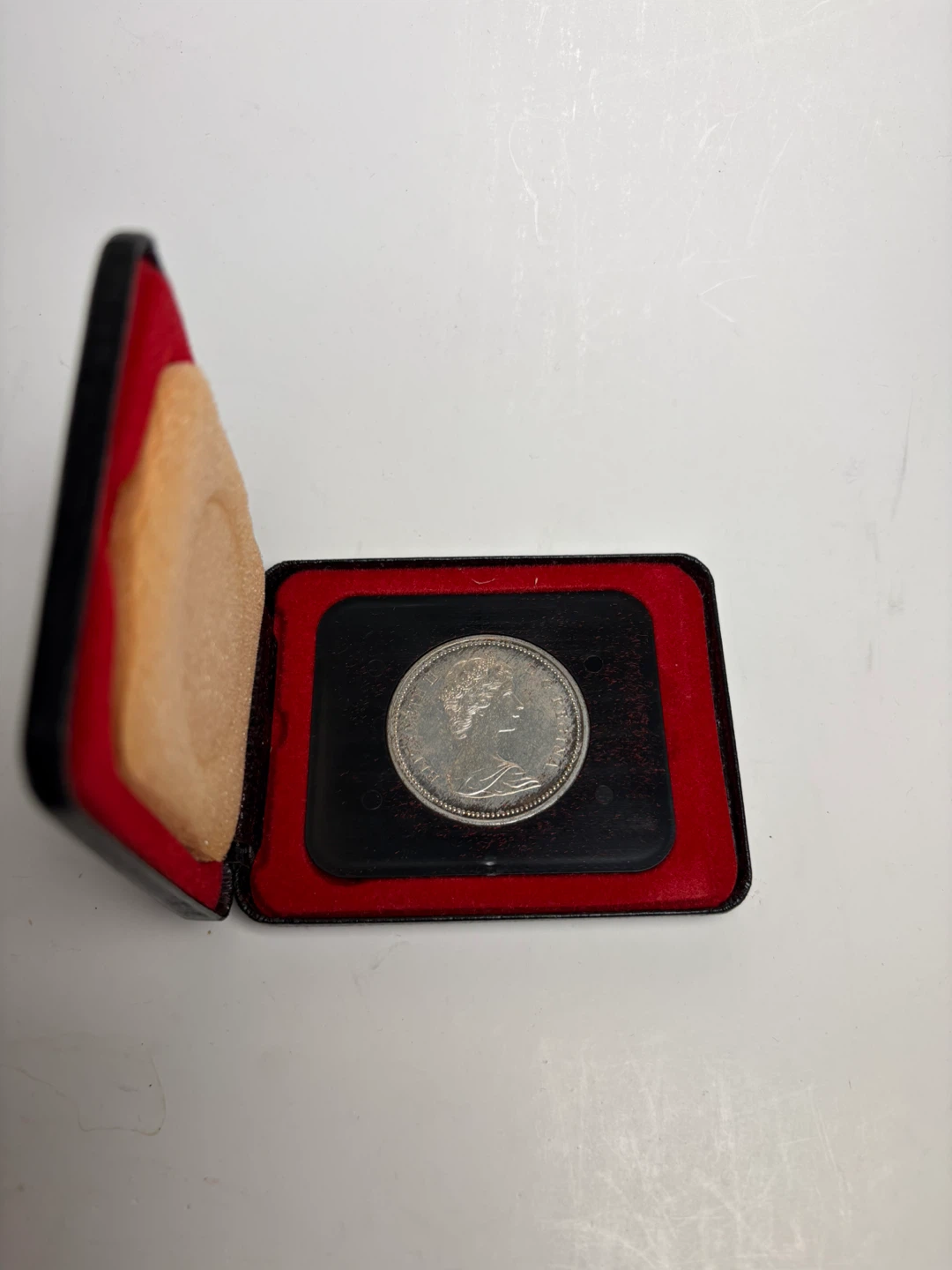 1972 Canada Silver Dollar Coin in Case - photo 3