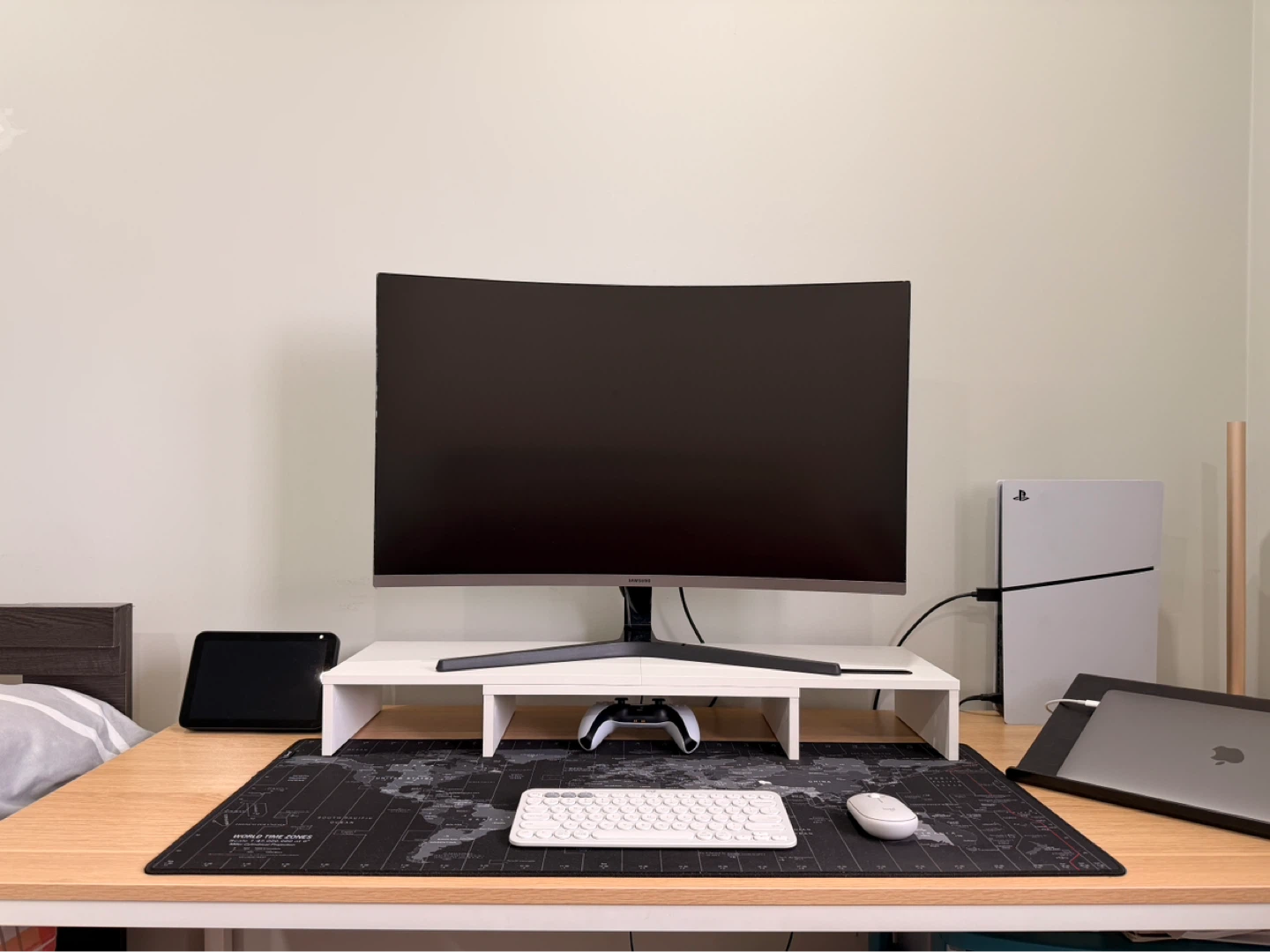 Home Office Setup - Monitor 32” Curved/Desk/Chair/Monitor Riser