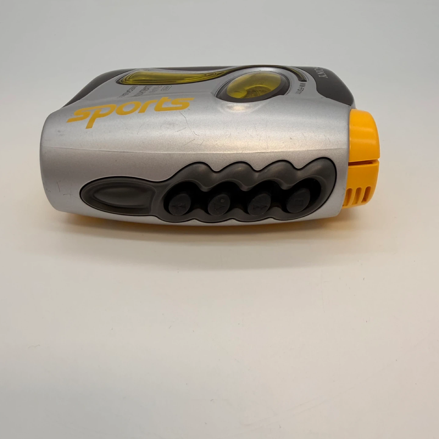Sony WM-FS111 Sports Mega Bass Walkman - photo 4