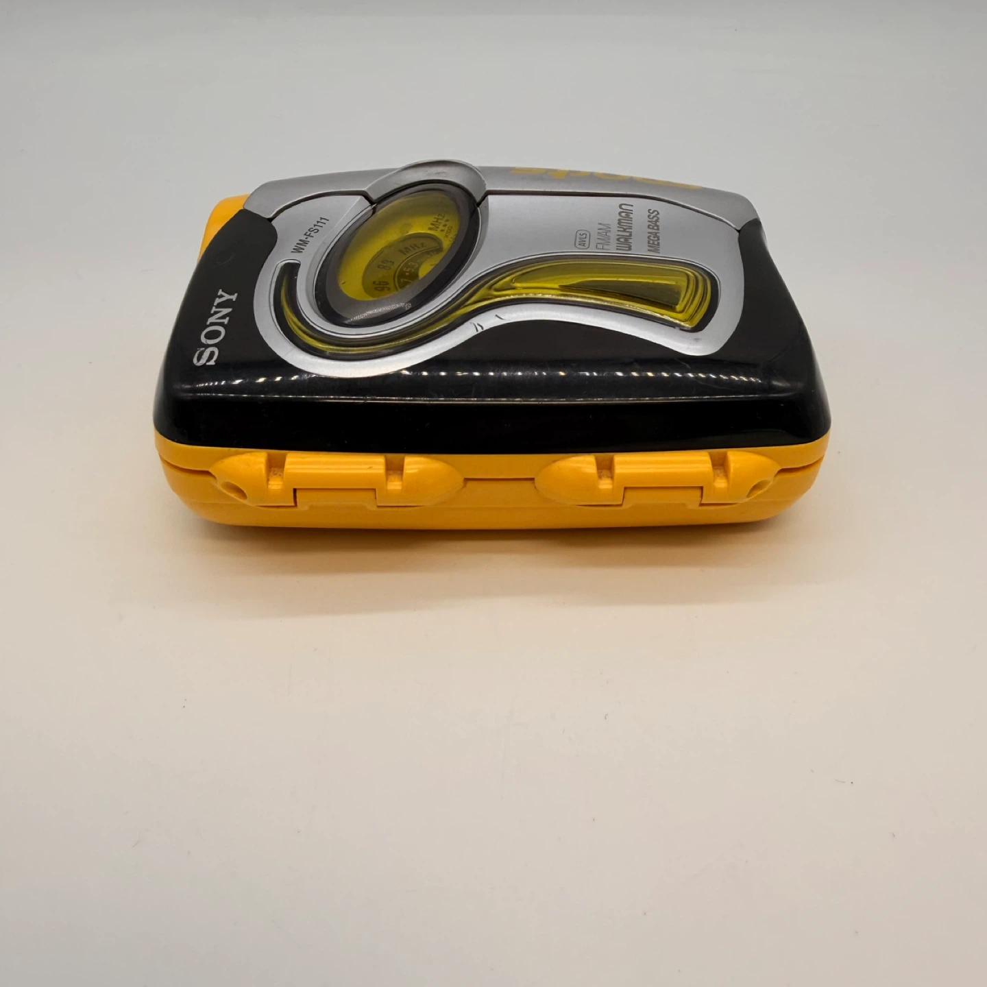 Sony WM-FS111 Sports Mega Bass Walkman - photo 2