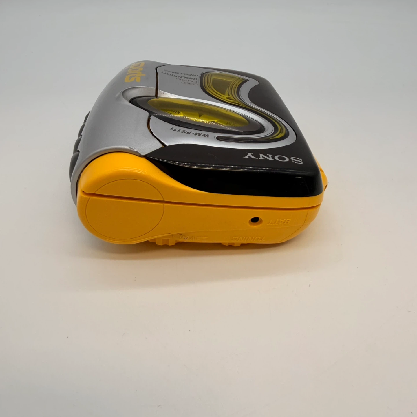 Sony WM-FS111 Sports Mega Bass Walkman - photo 3