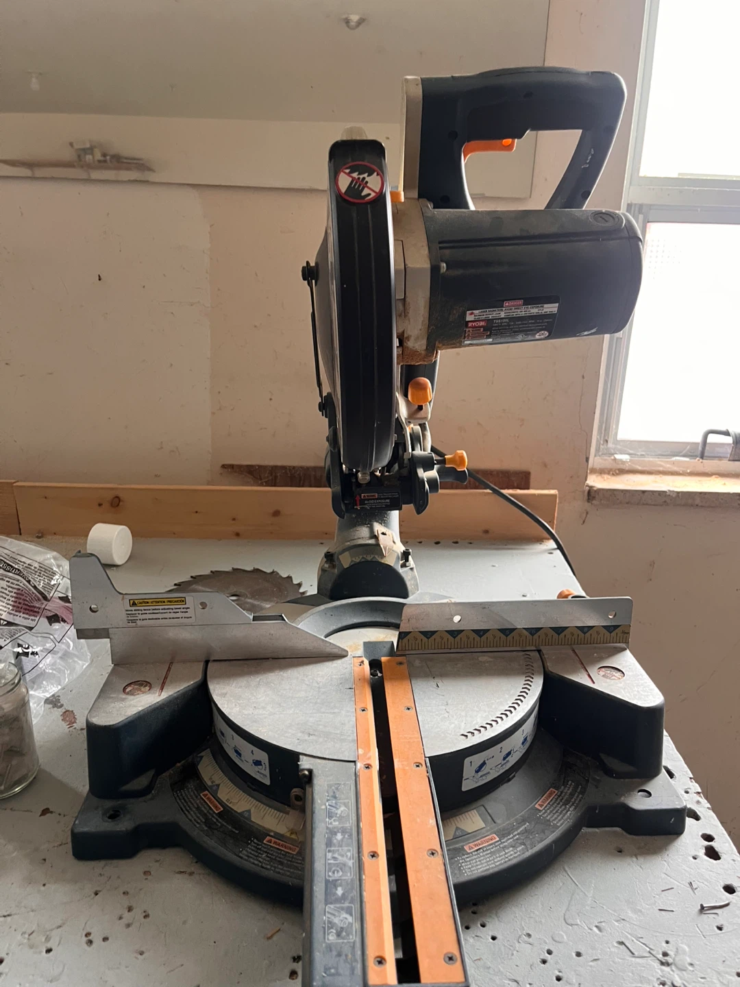 Ryobi TSS100L 10-inch Compound Miter Saw