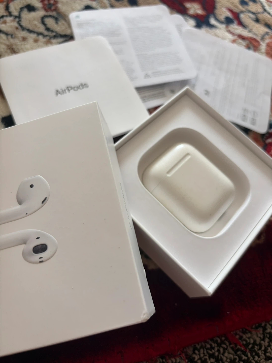 Apple AirPods with Charging Case - photo 2