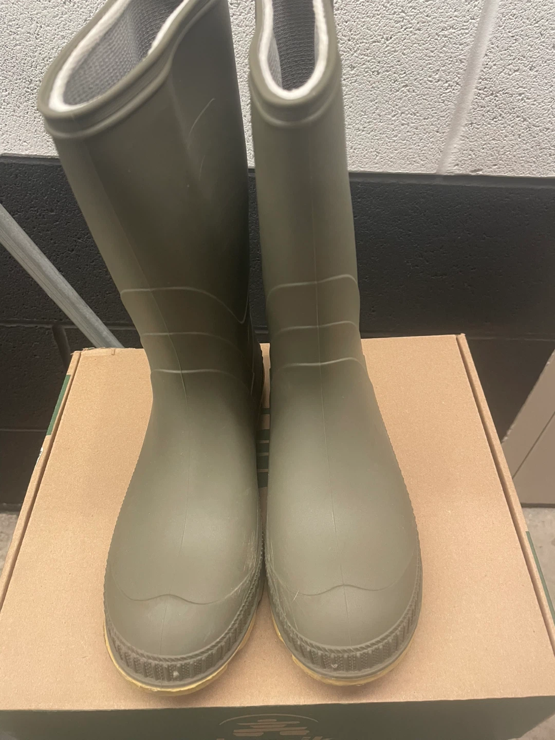 Kamik Youth Waterproof Rain Boots - Size 4Y - photo 2