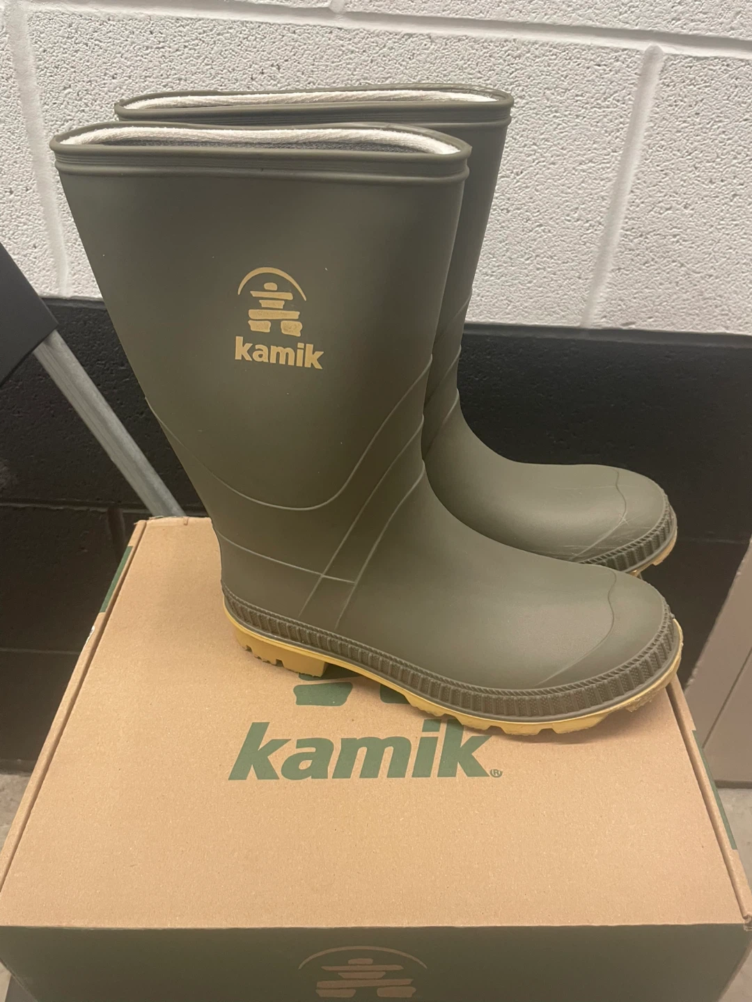 Kamik Youth Waterproof Rain Boots - Size 4Y