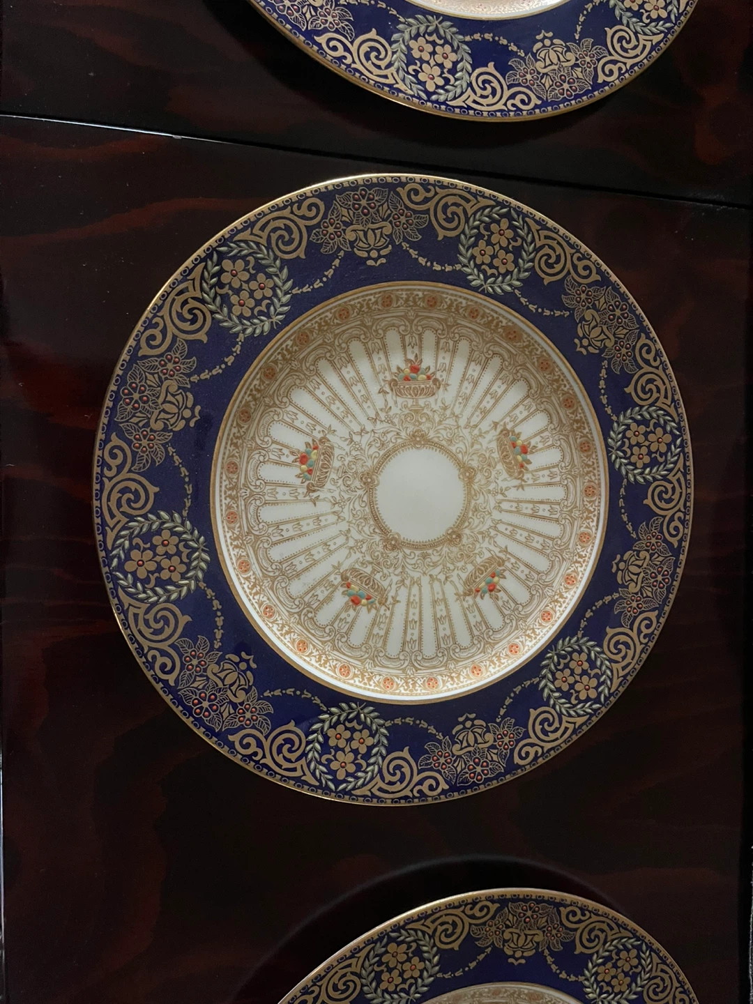 George Jones & Sons Crescent China Plates Set - photo 3