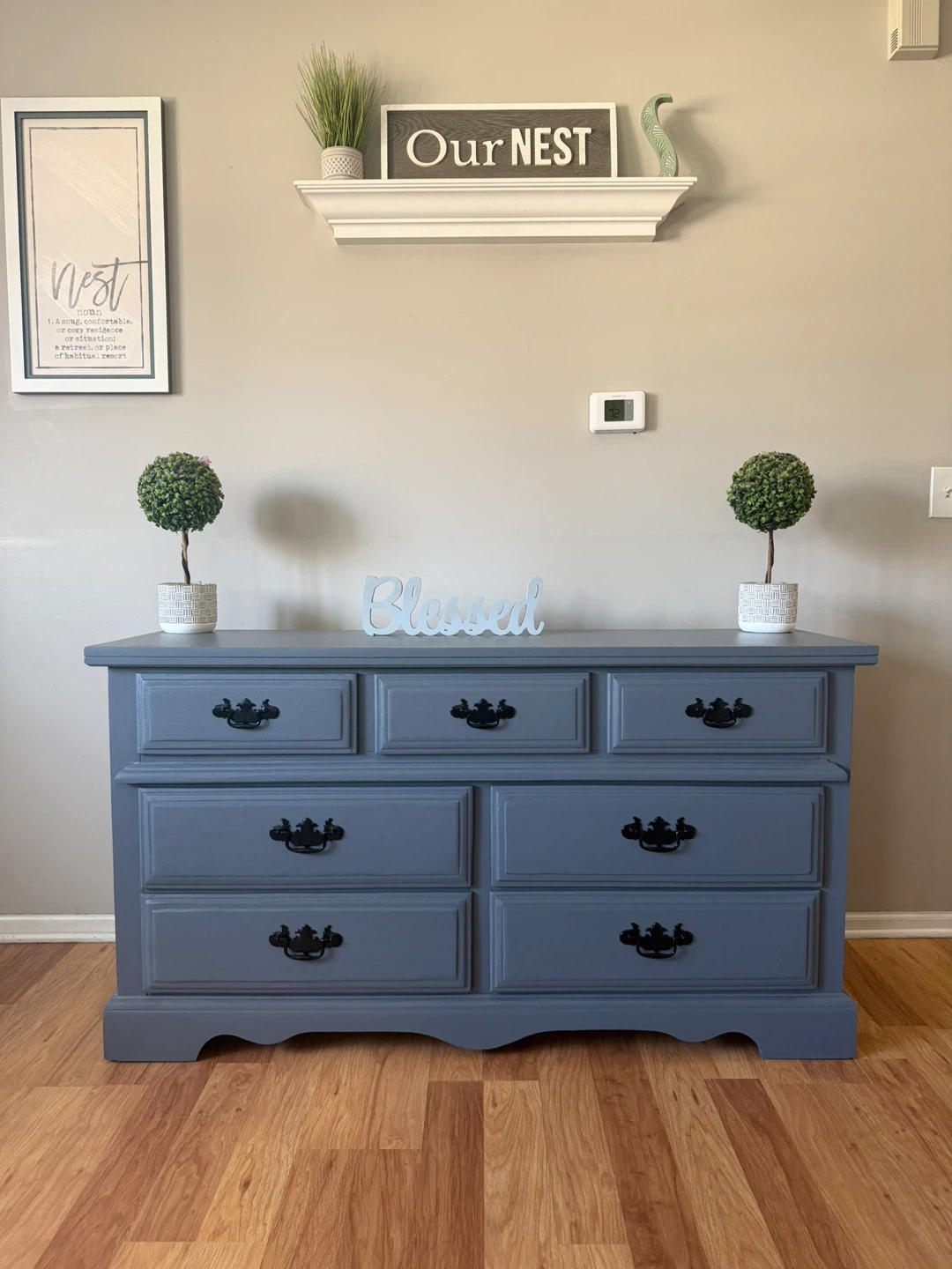 ✨🩶🔔Gorgeous solid dresser🩶🗞️✨