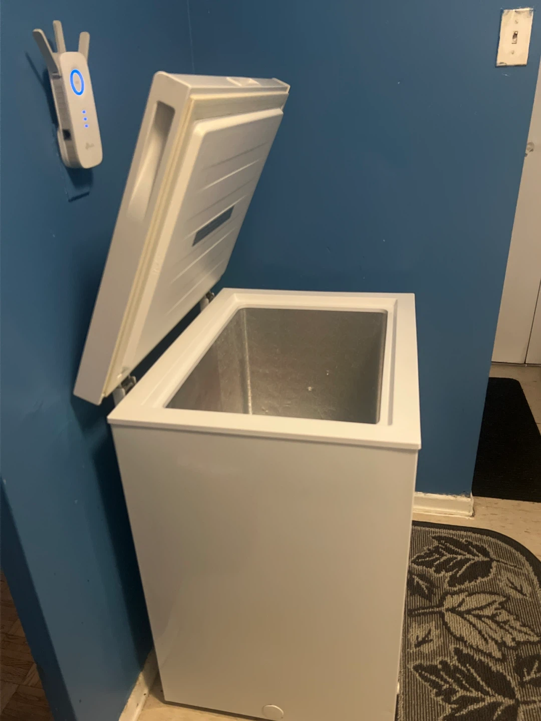 Fridgemaster Chest Freezer - photo 2