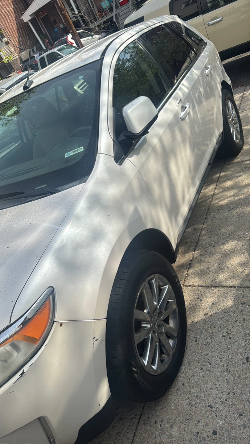 White Ford Edge Limited SUV - photo 3