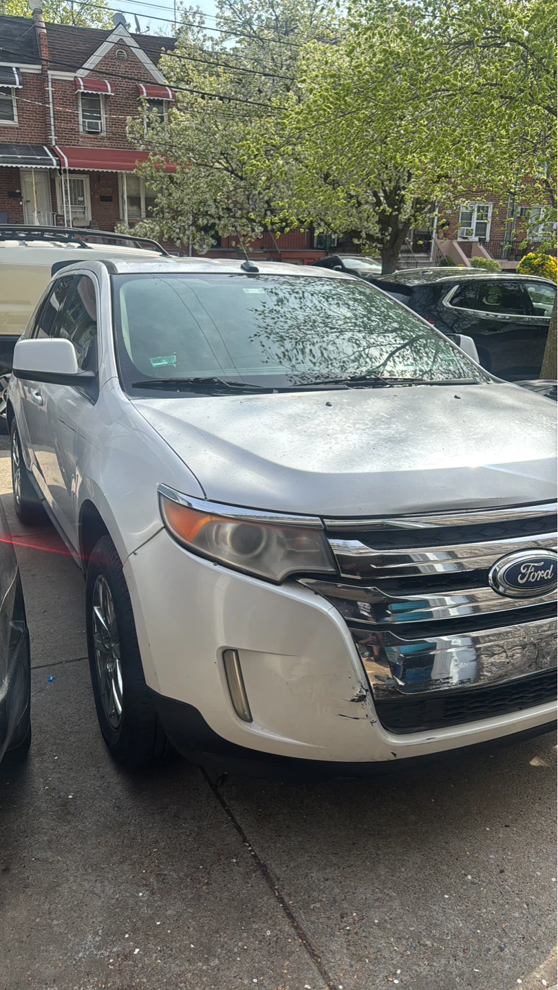 White Ford Edge Limited SUV