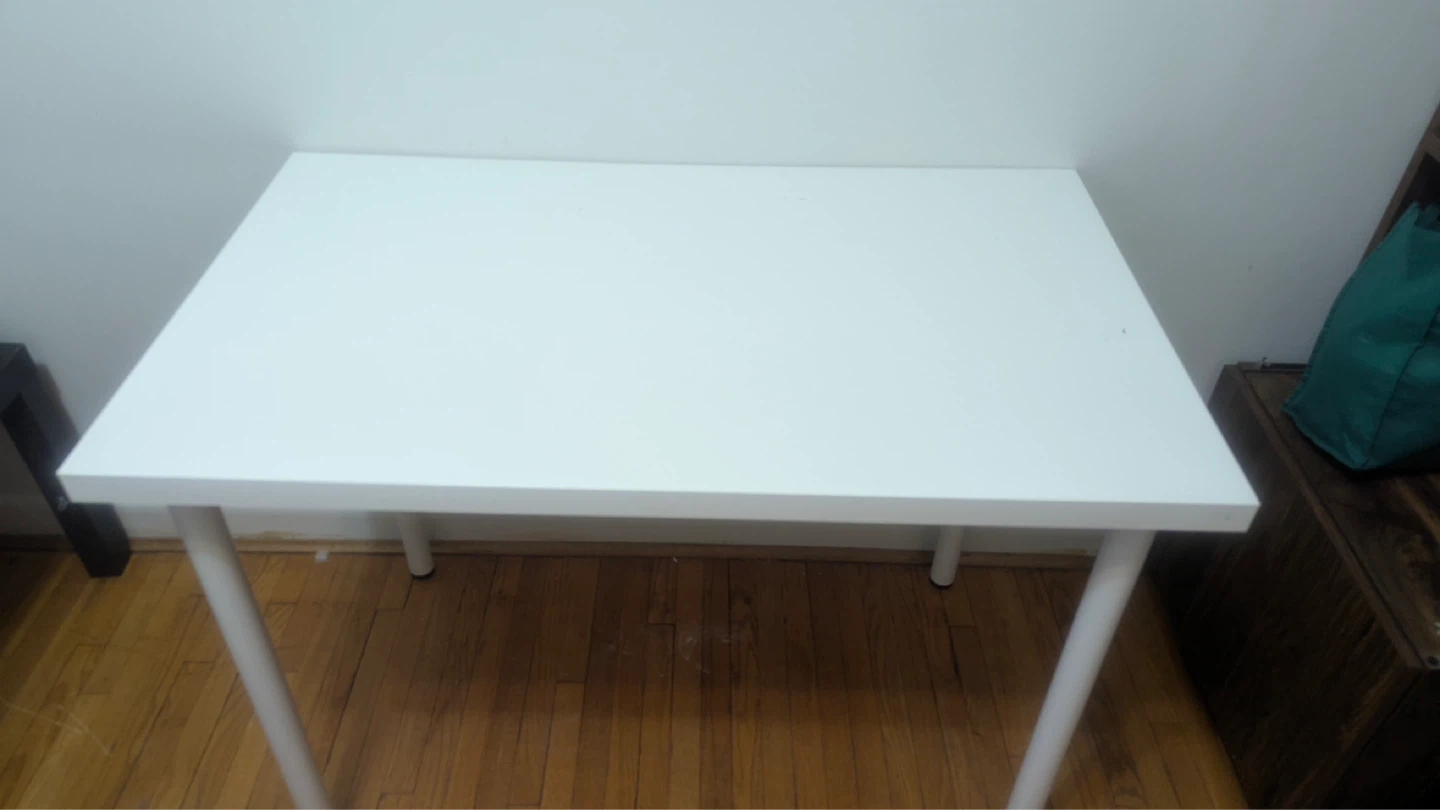 White Table (4 Sets)