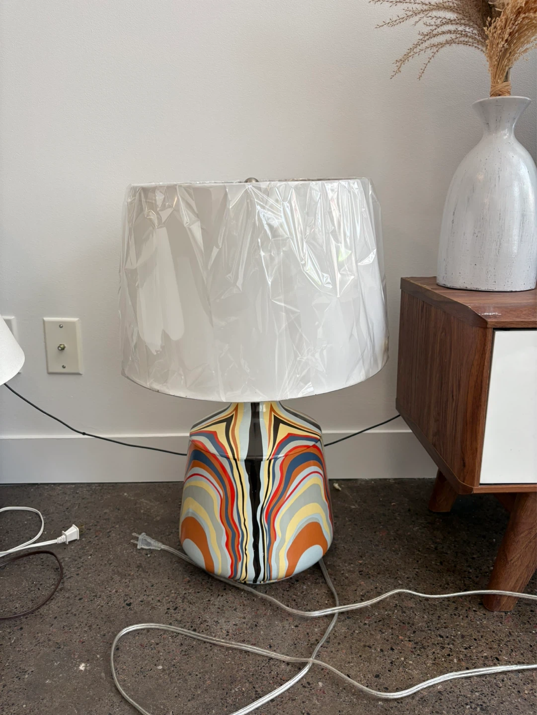 Unique Swirl Pattern Table Lamp