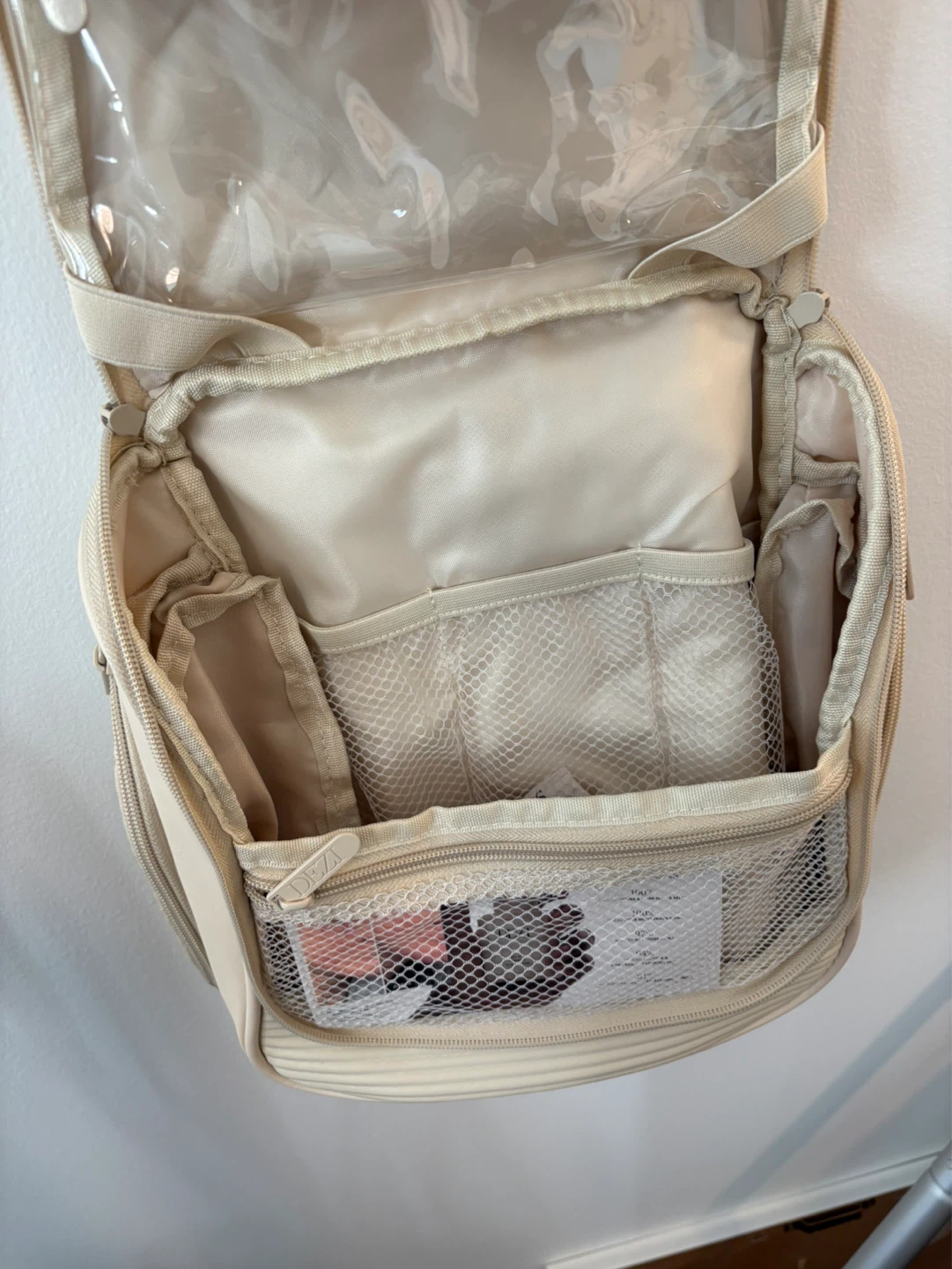 DEZI Hanging Toiletry Bag - photo 3