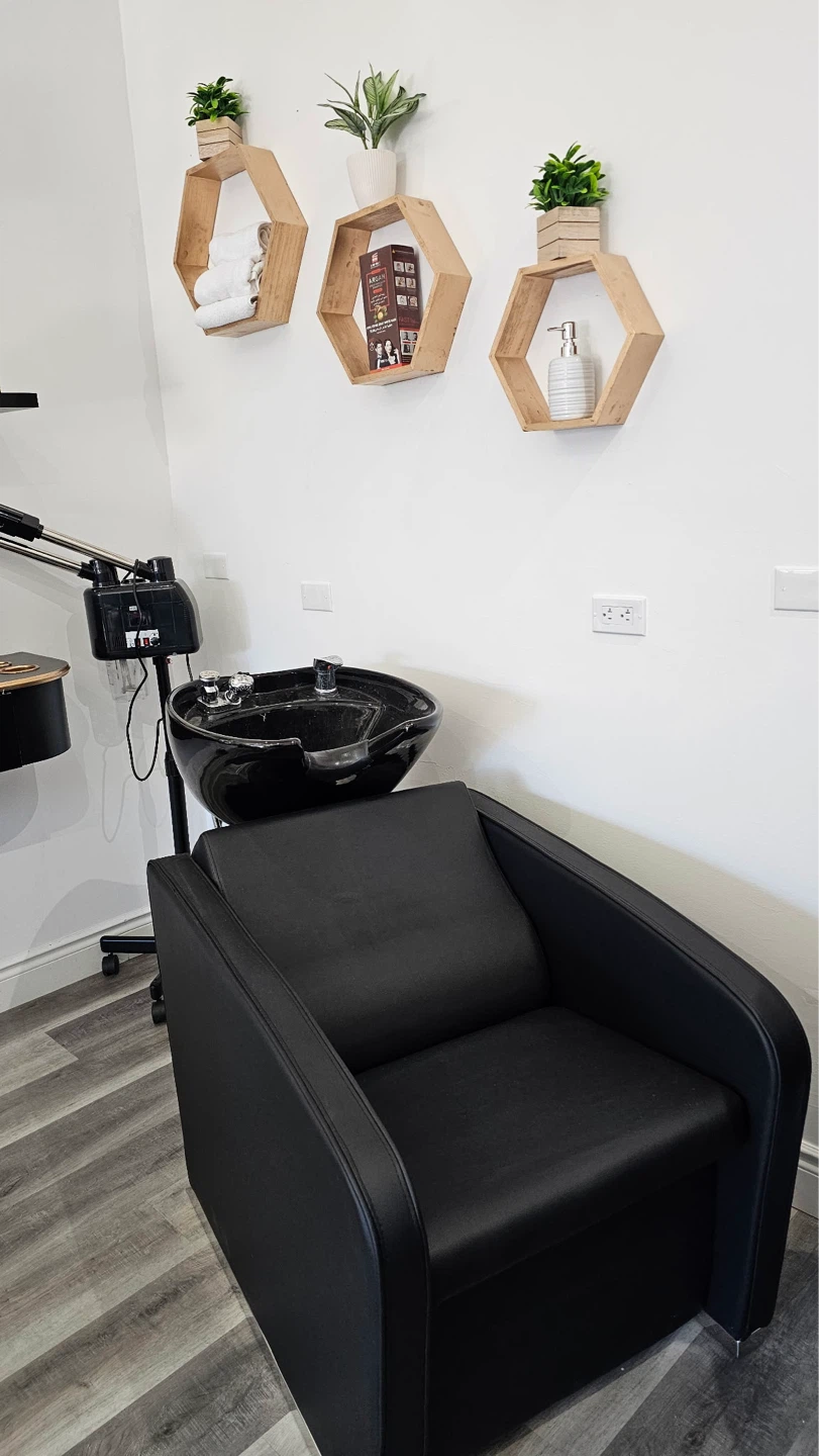 Barbershop haircutting - photo 4
