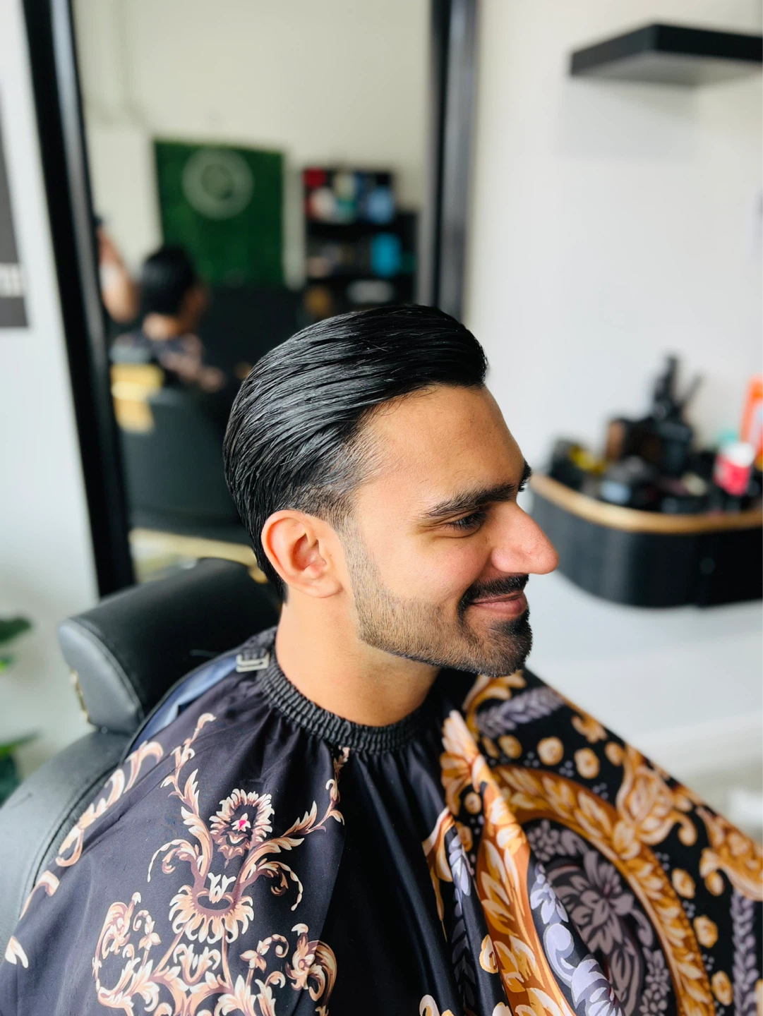 Barbershop haircutting - photo 3