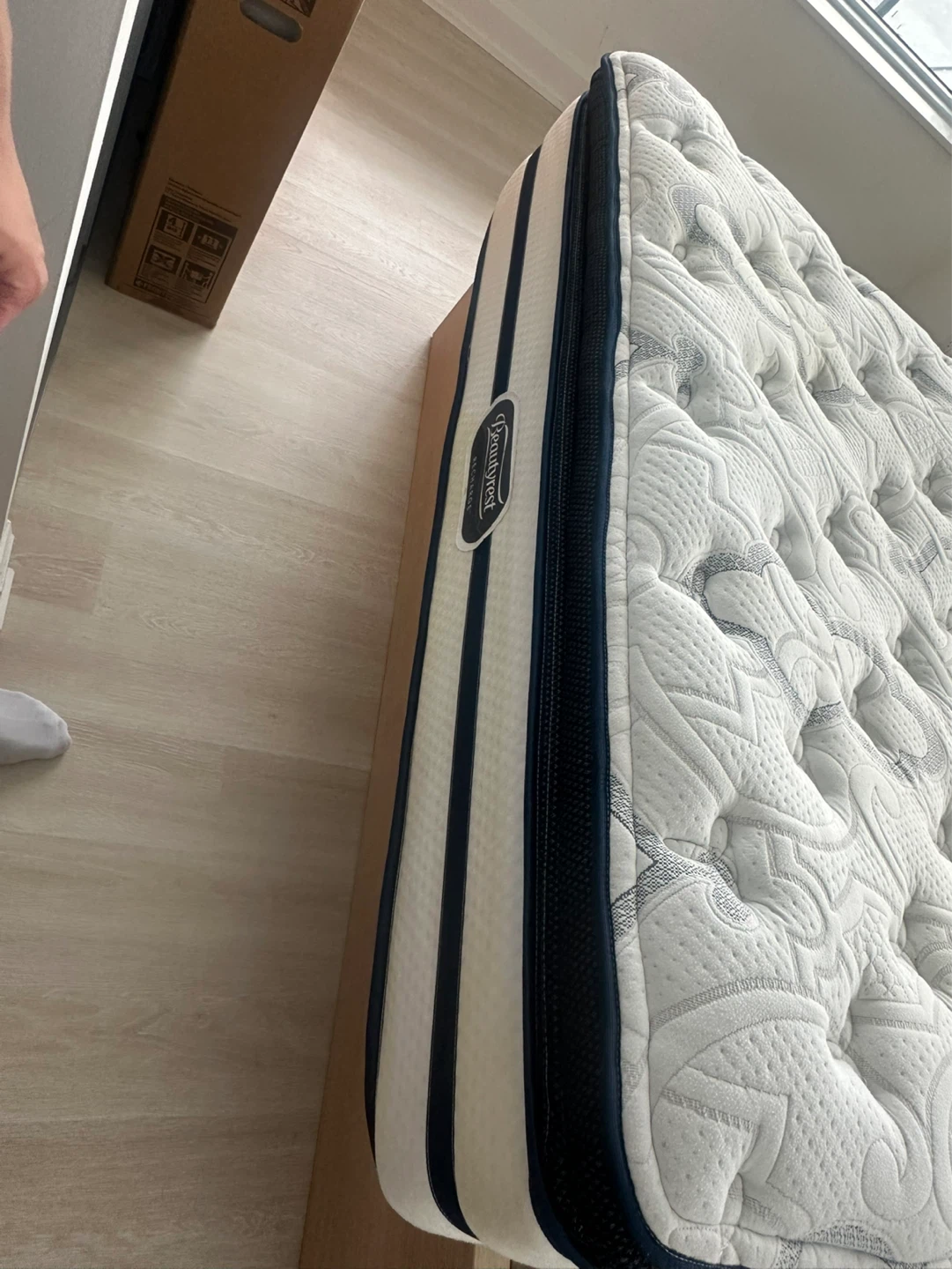 Beautyrest Queen Mattress & Wooden Bed Frame with Headboard - photo 5