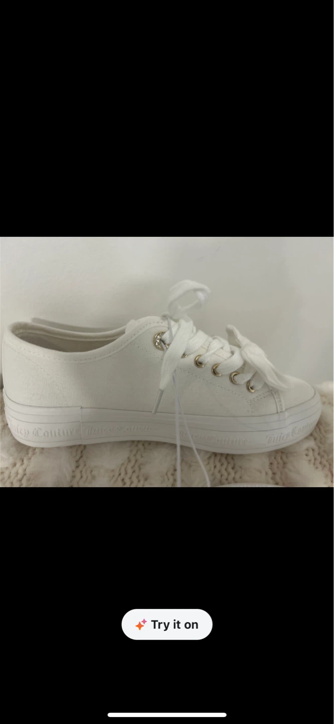 Juicy Couture White Canvas Sneakers with bow