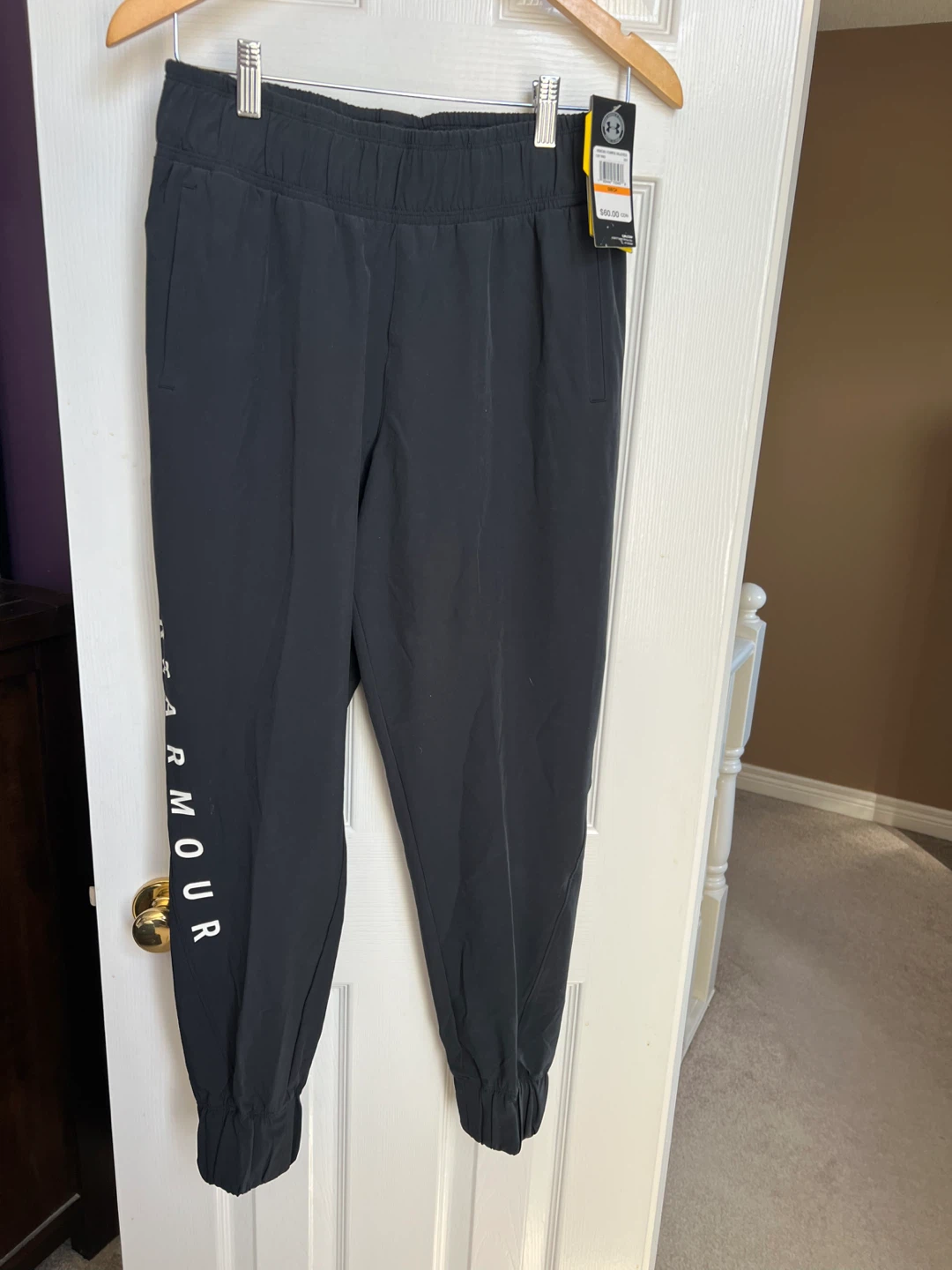 BNWT Under Armour Women's Jogger Pants Black Size Small