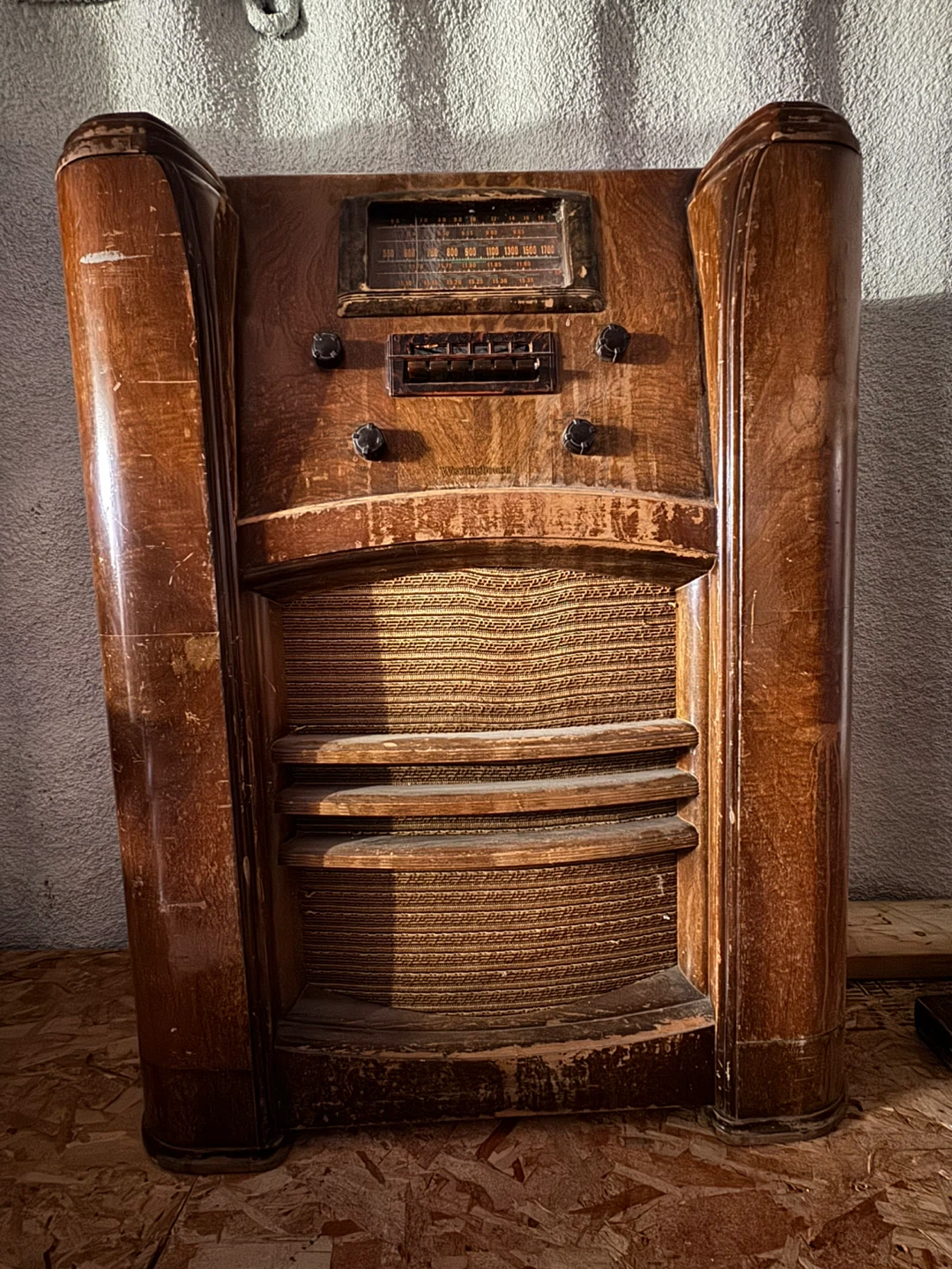Antique Westinghouse Radio