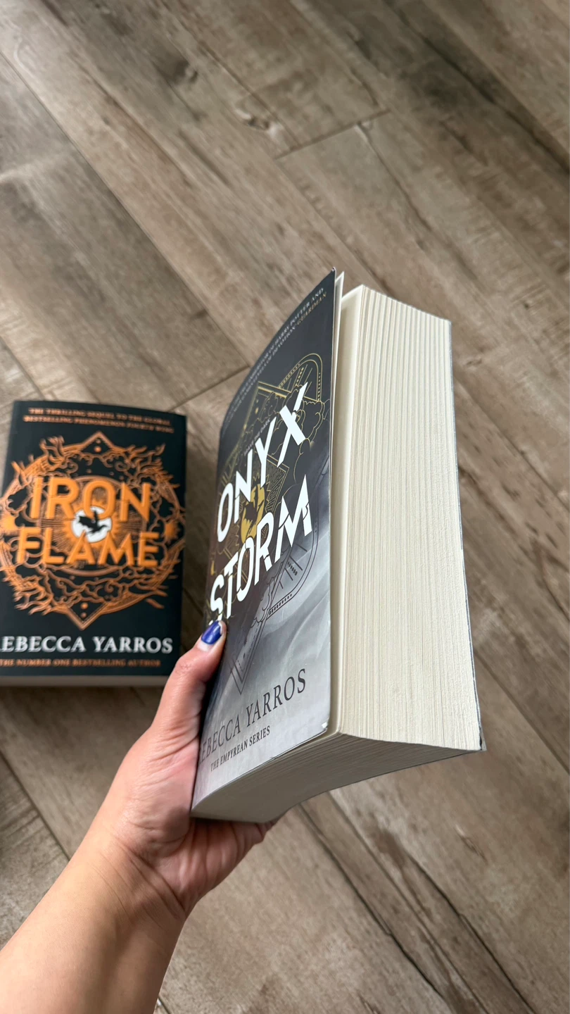 Empyrean Series Books: Fourth Wing, Iron Flame, Onyx Storm - photo 4