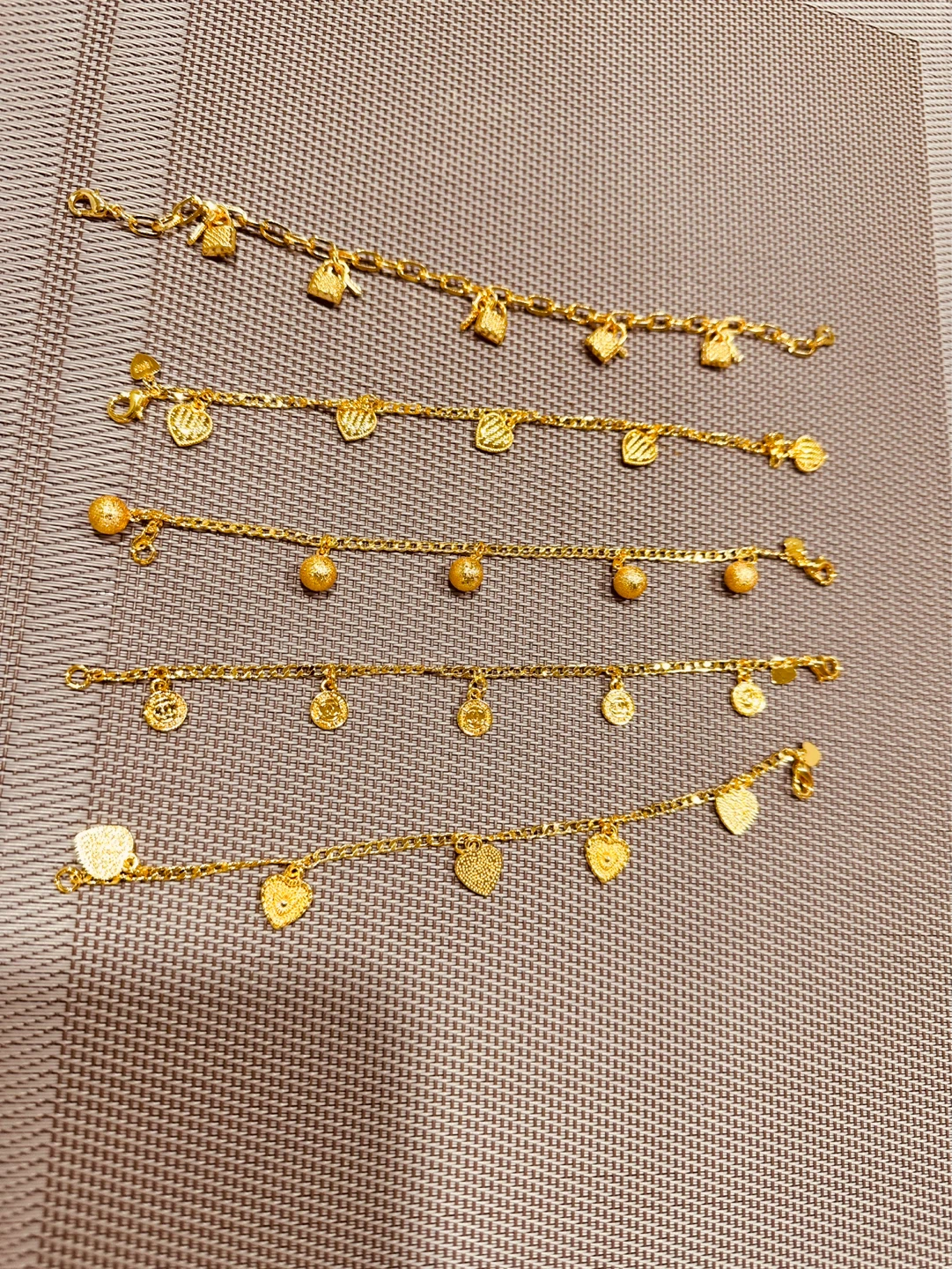 Set of 5 gold-tone charm bracelets - photo 2