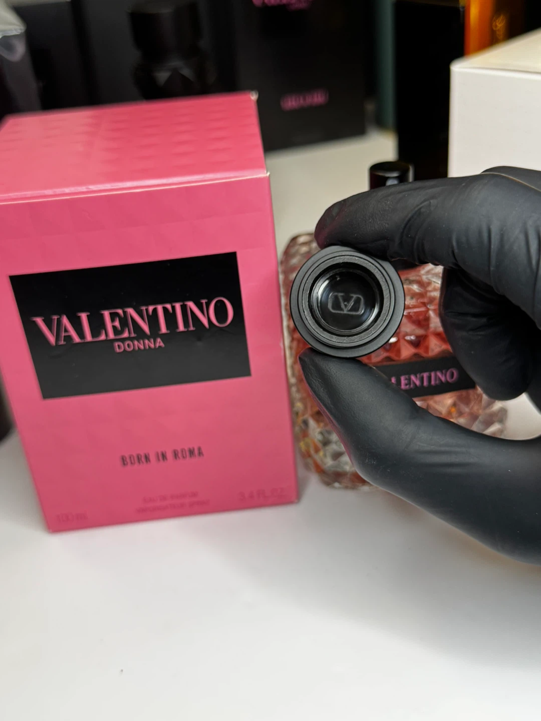 Valentino Donna Born In Roma Eau de Parfum for Women 3.4 Fl. Oz. - photo 4