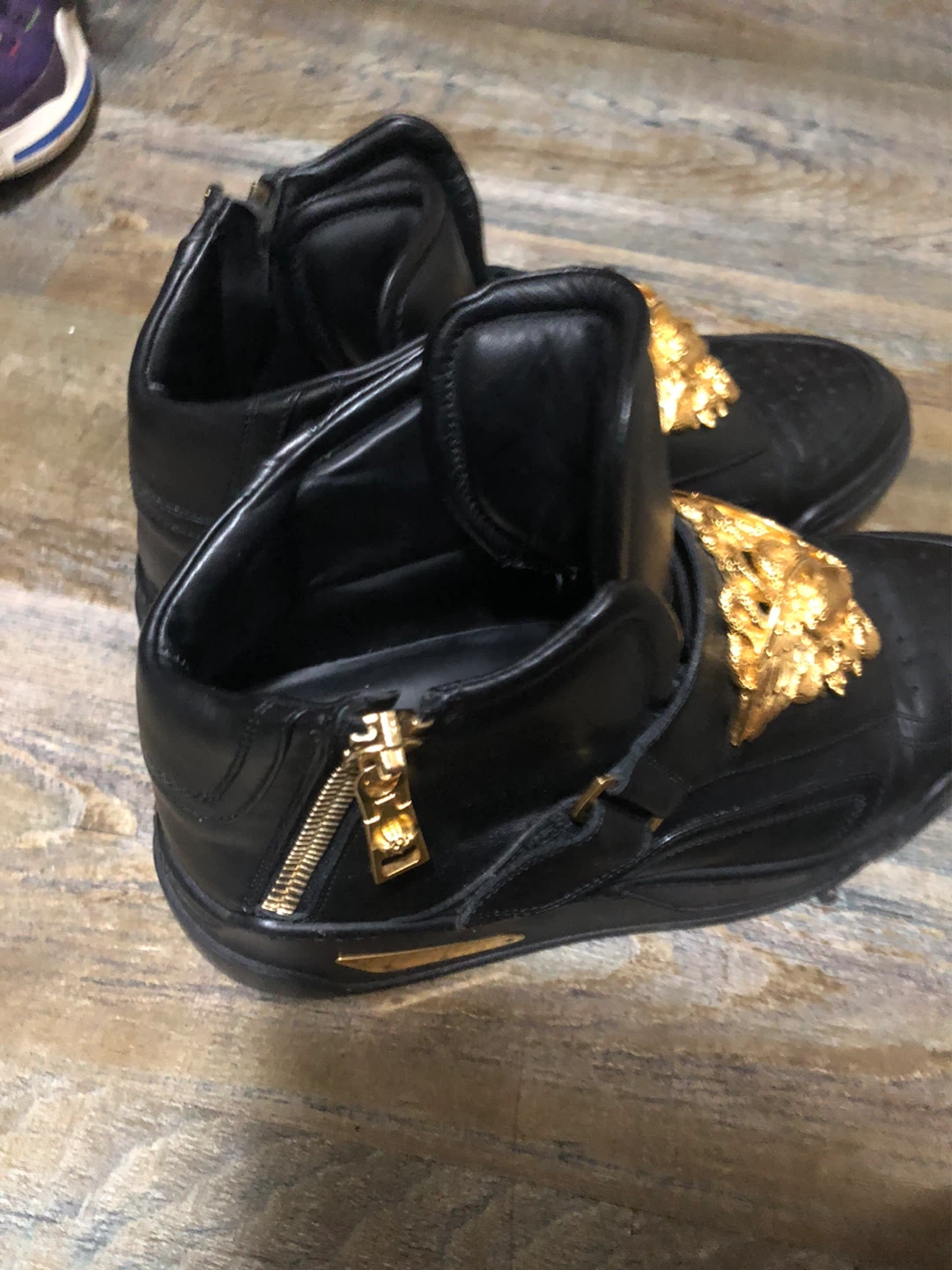Black Leather High-Top Sneakers Gold Medusa Detail - Size 43