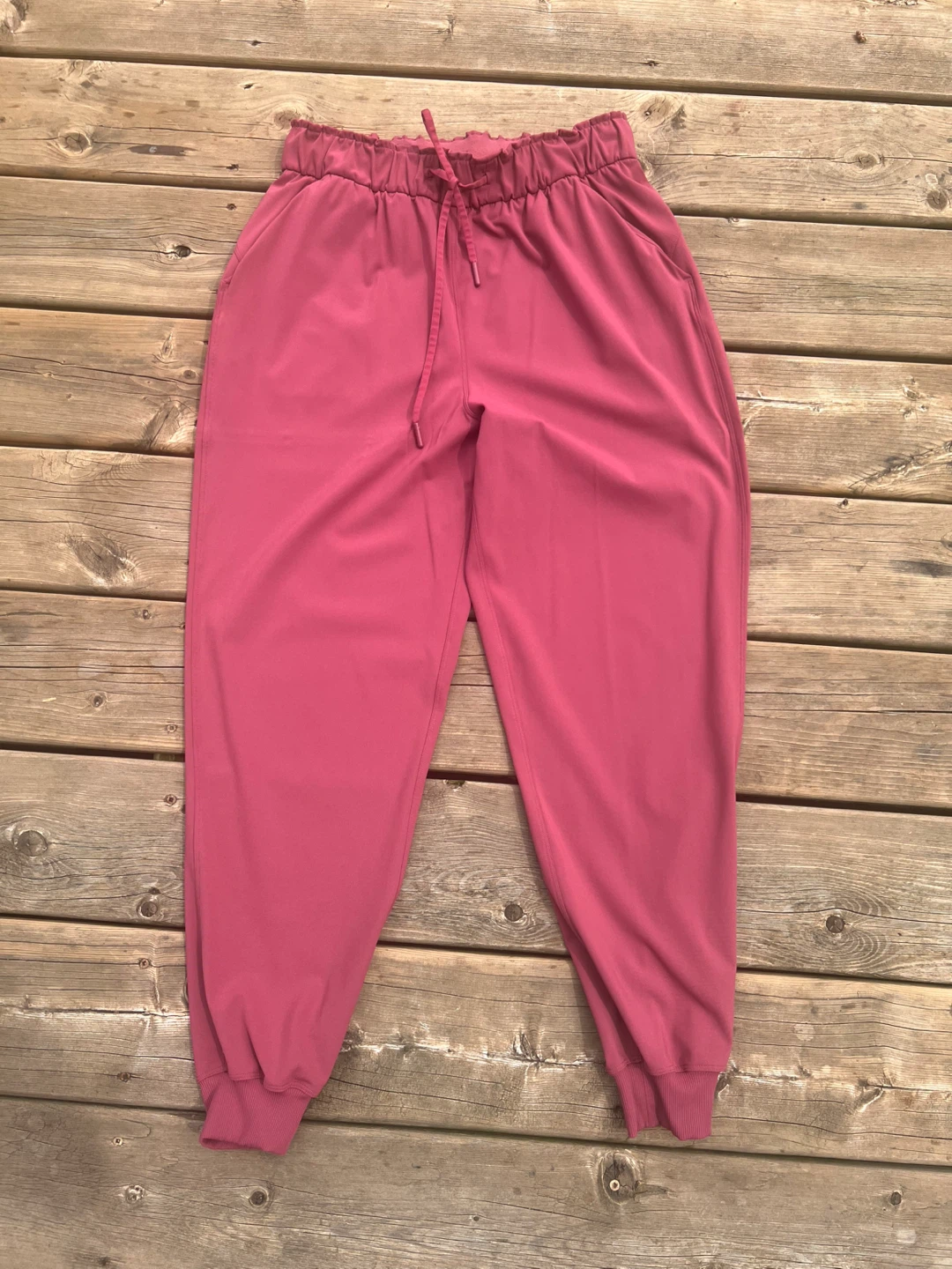 Like new Lululemon Jogger Pants Size 8 Pink