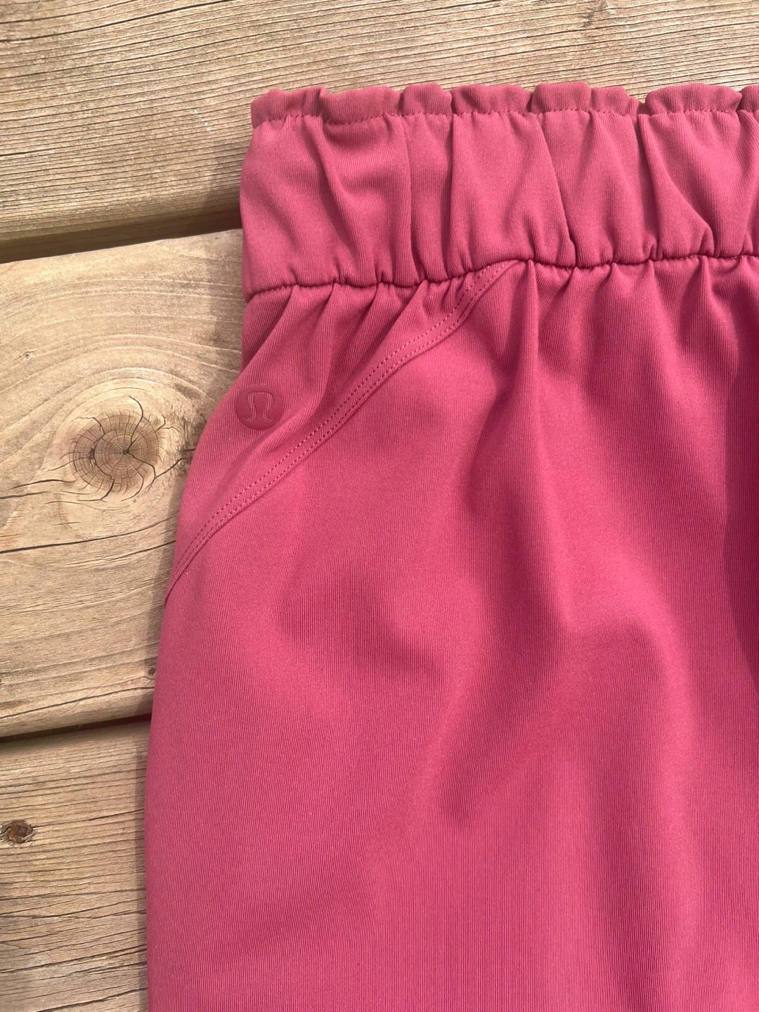 Like new Lululemon Jogger Pants Size 8 Pink - photo 3