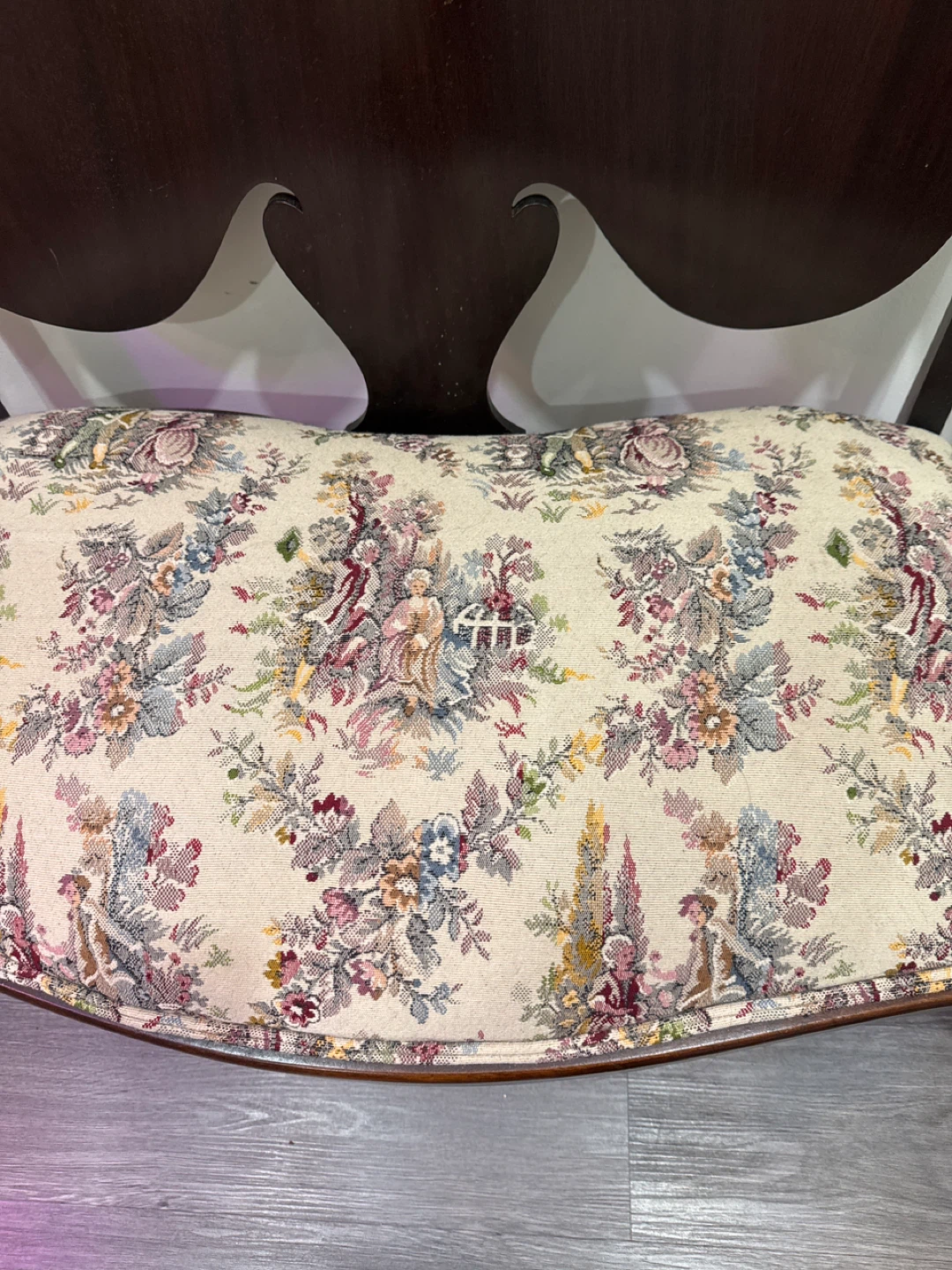 Vintage Settee with Floral Upholstery - photo 2
