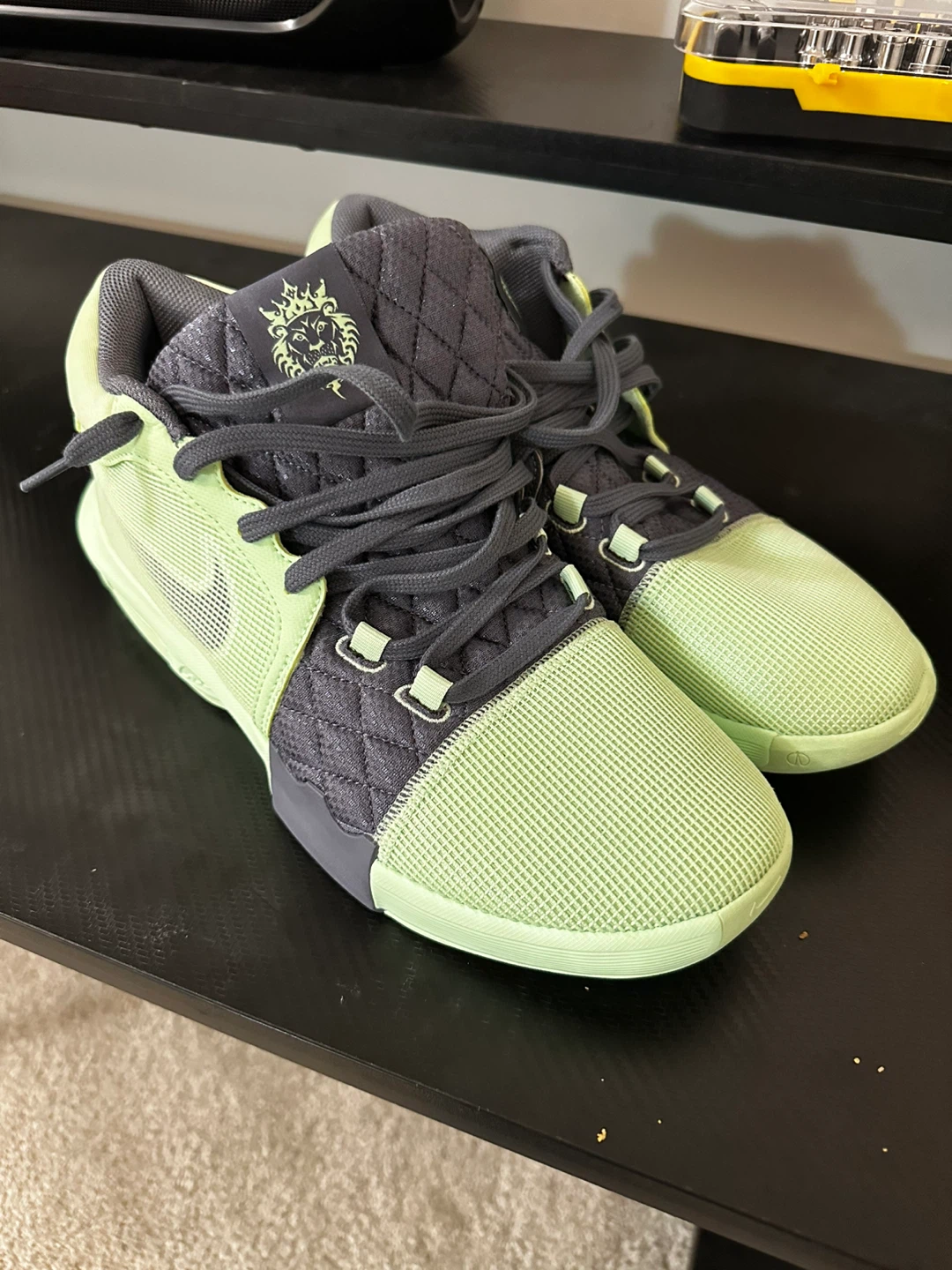 Nike LeBron Witness 5 Men's Basketball Shoes Size 11