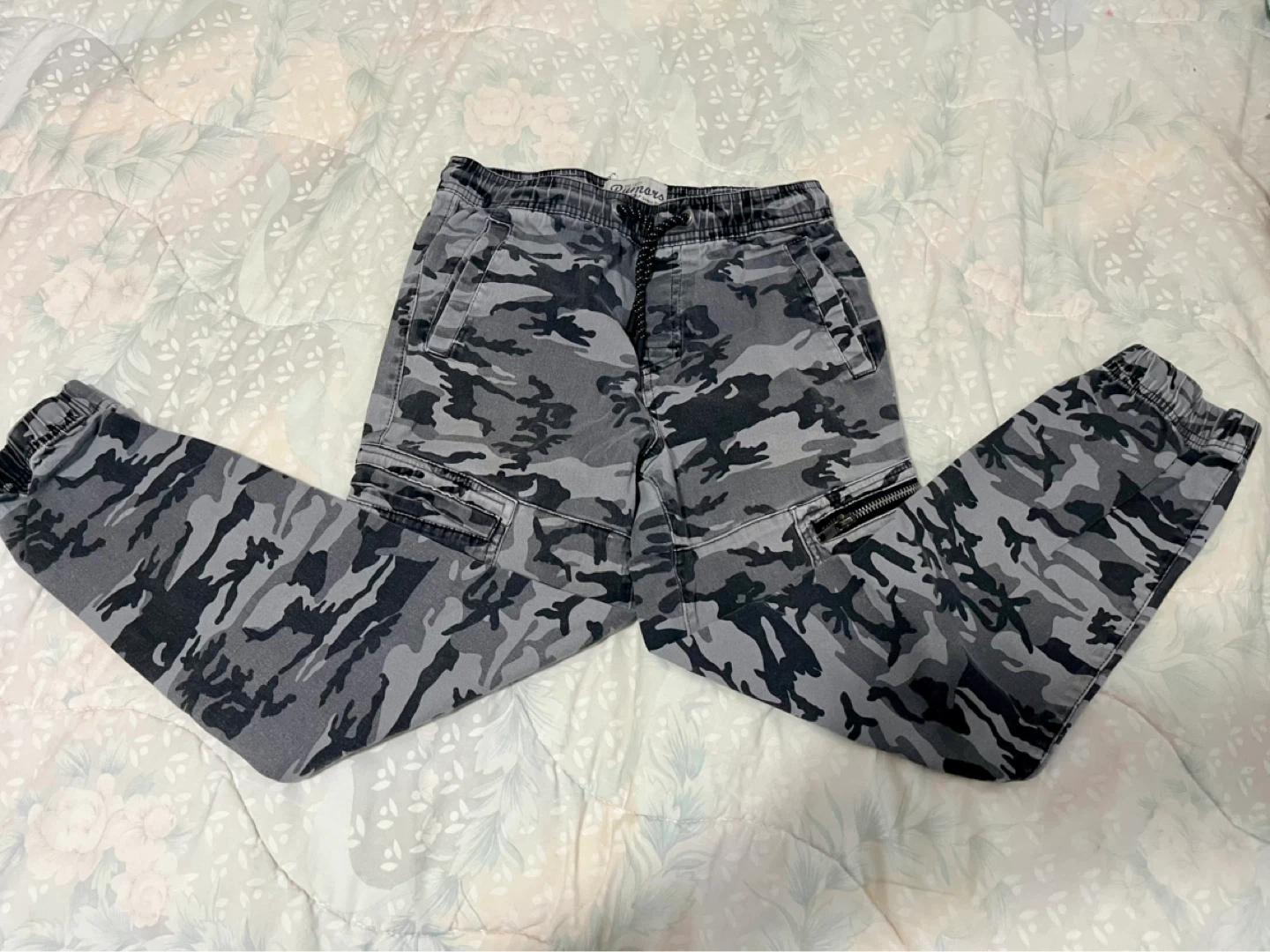 Bundle of Kids Joggers - Forever 21, NASA, Rumors - photo 2