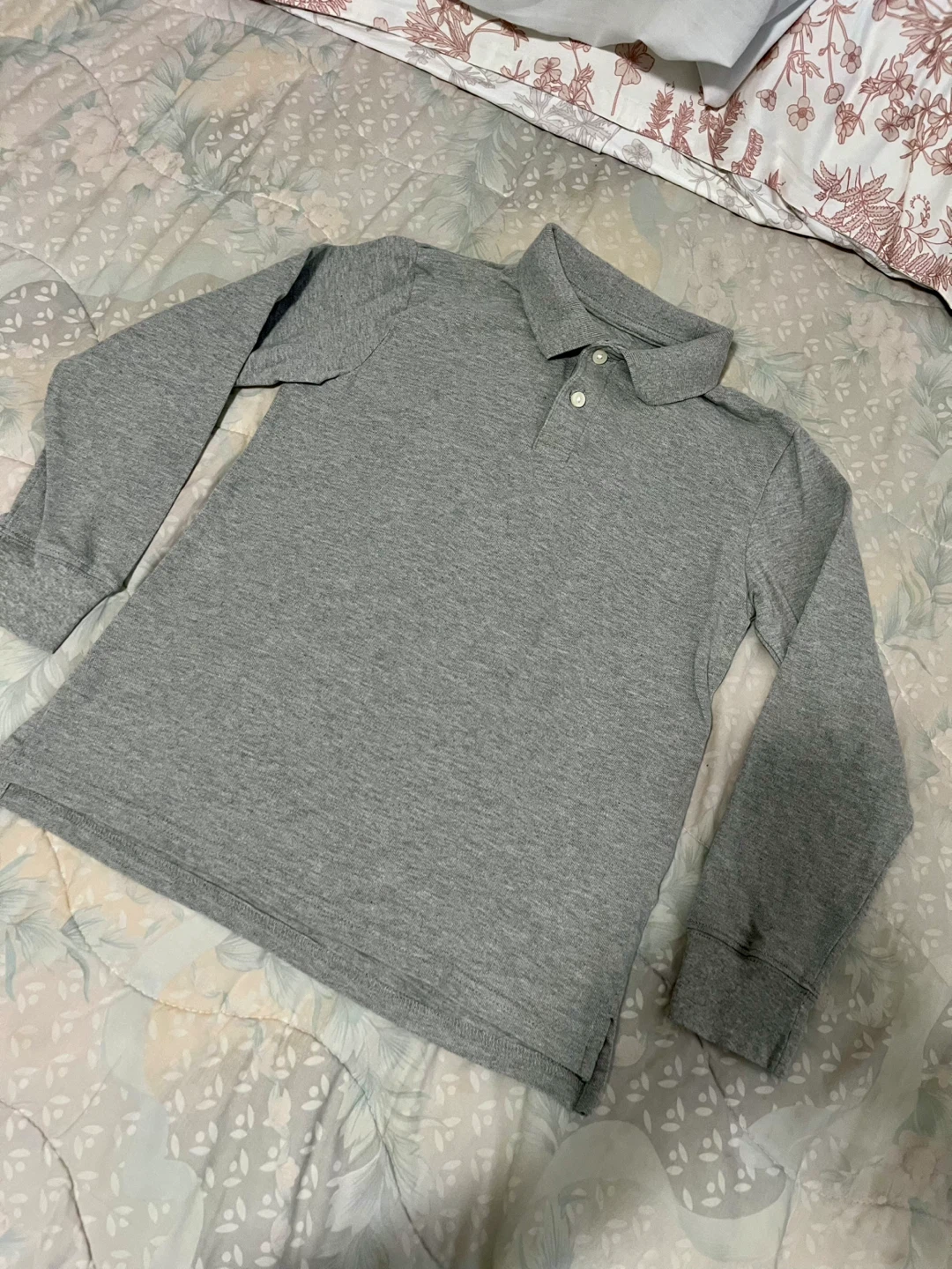 Long sleeves and short sleeves polo shirt.