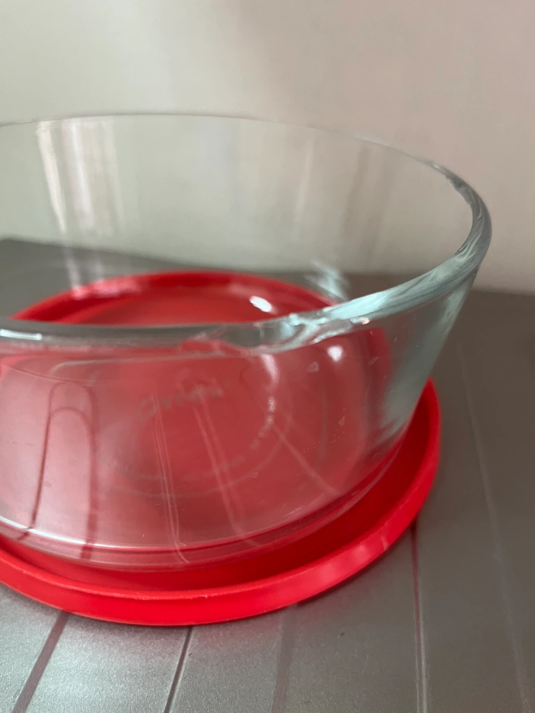 Fee Pyrex Glass Bowl with Red Lid and Assorted Teas - photo 5