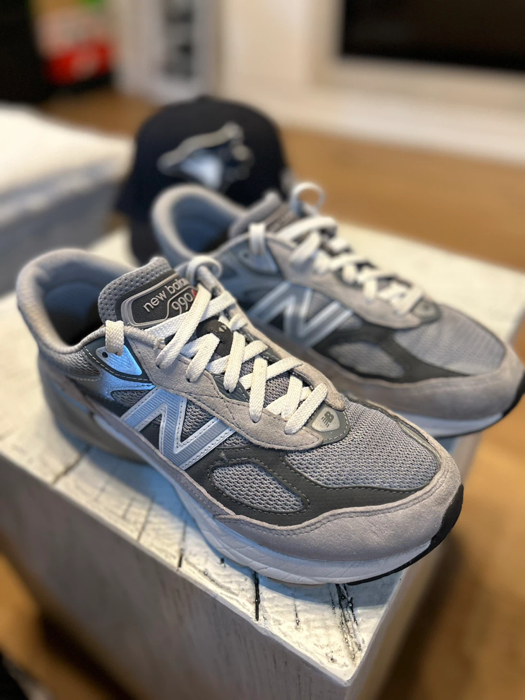 New Balance 990 v6 - size 7 kids - photo 3