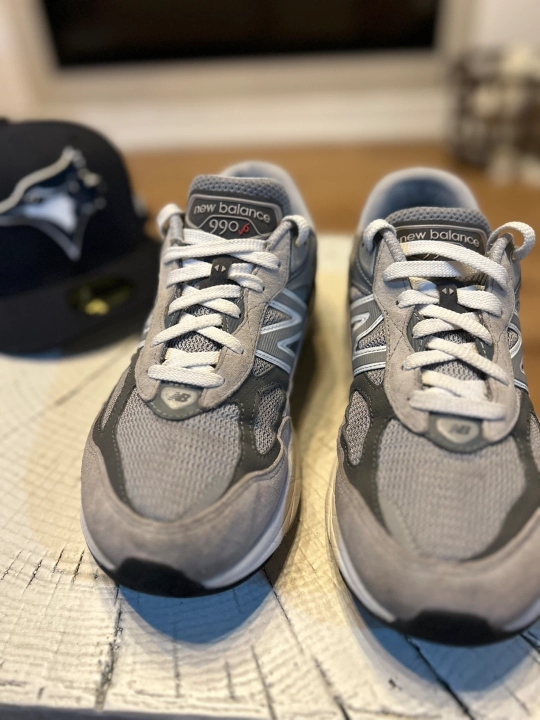 New Balance 990 v6 - size 7 kids - photo 2