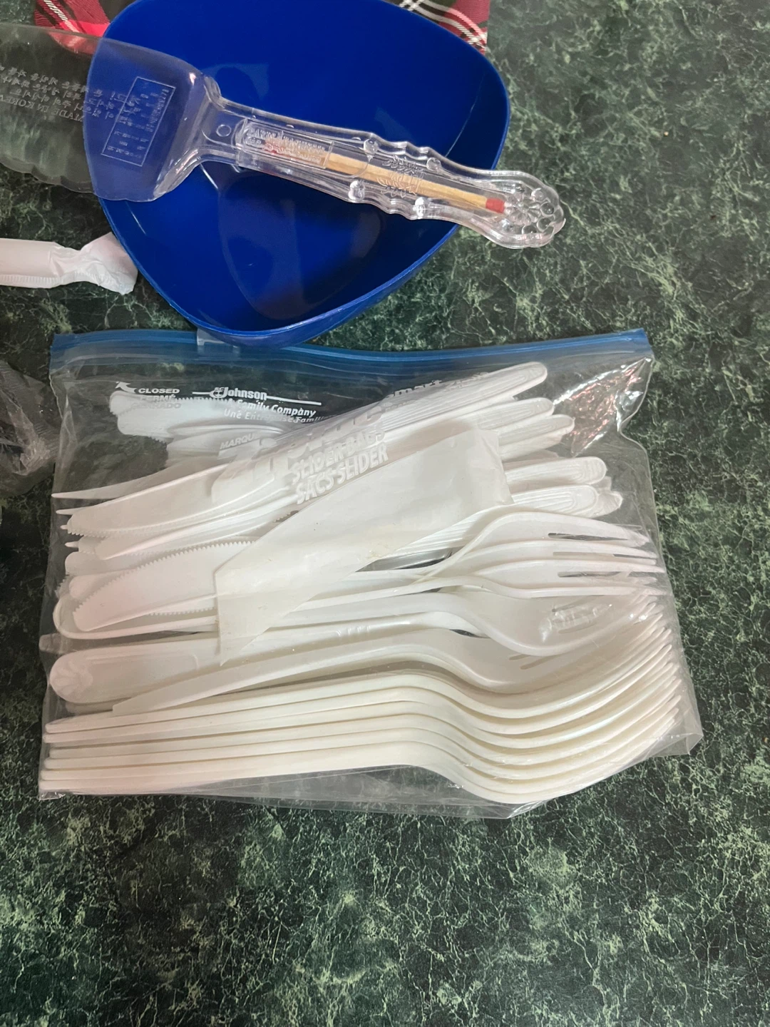 Never Used/Party Plastic Bowls and Cutlery Set - photo 3