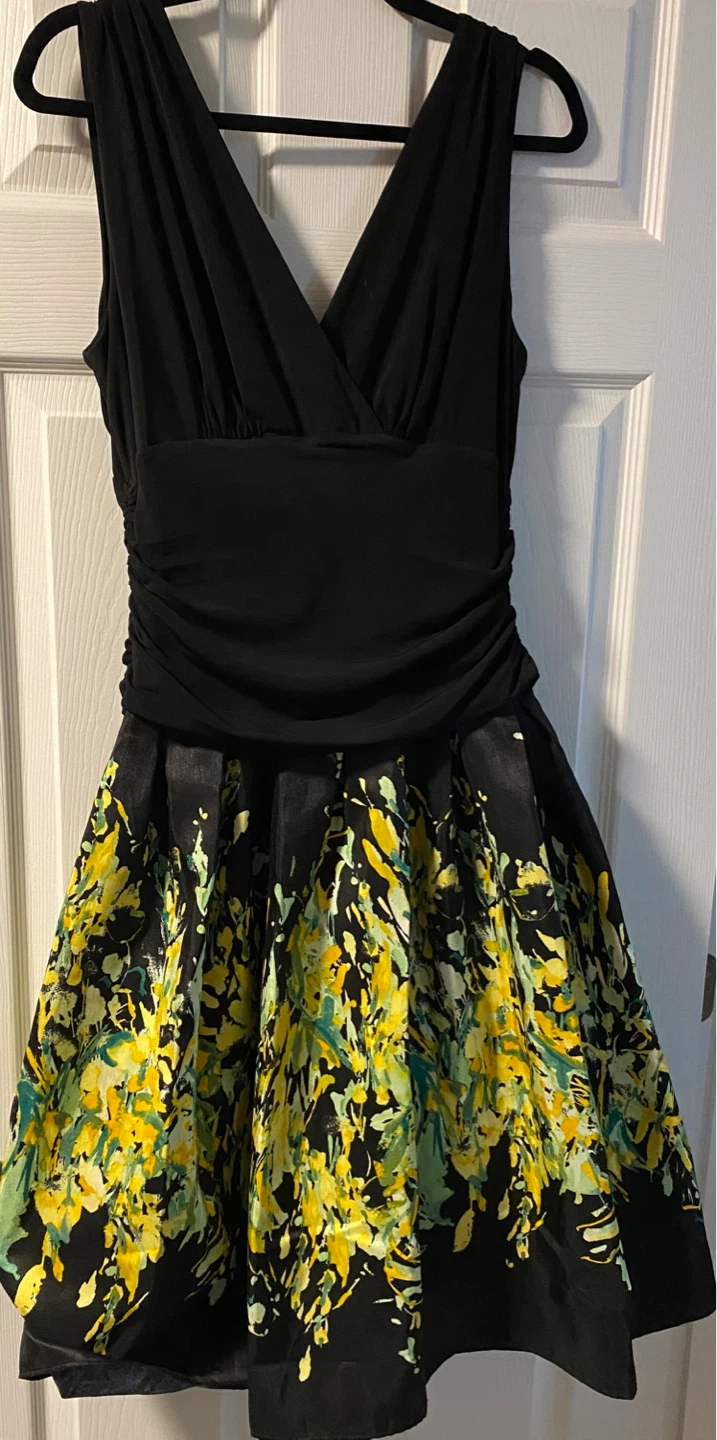 Laura Women's Black and Floral Dress - Size 12