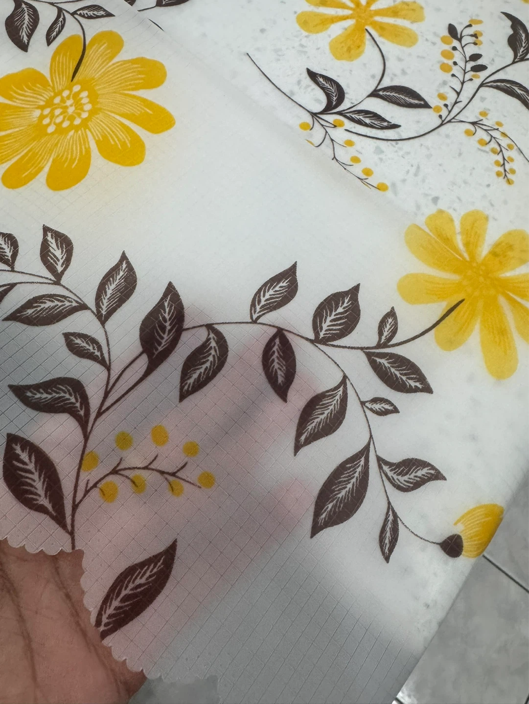 Floral Print Tablecloth - photo 3