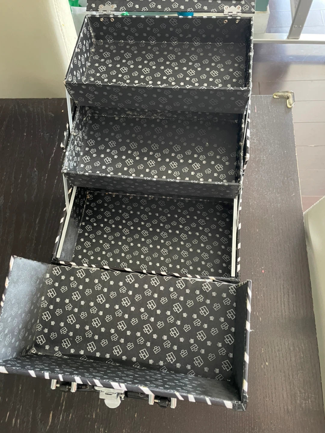 Cosmetic Train Case - photo 5