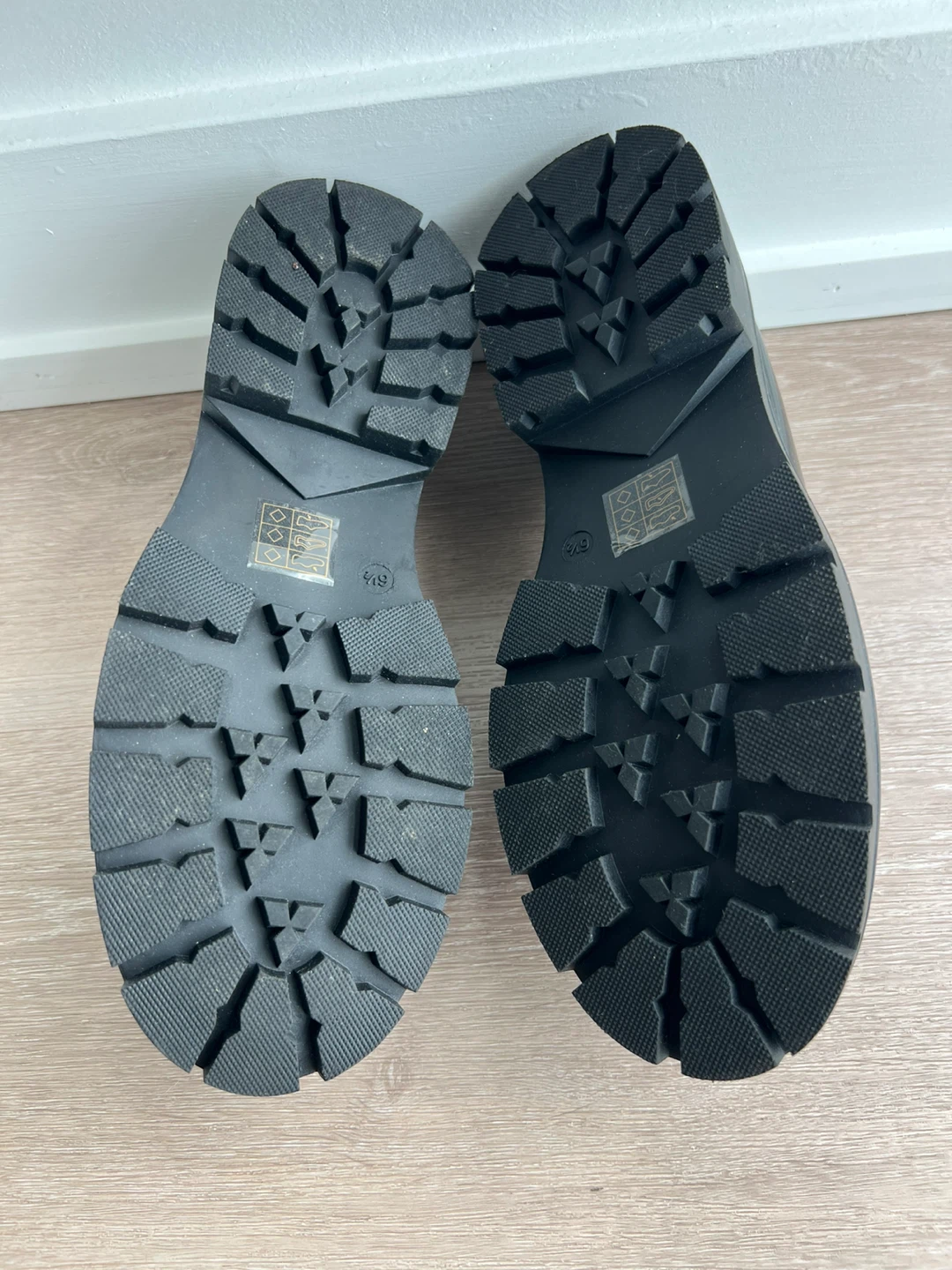 Black Heart Loafers - Size 6.5 - photo 2