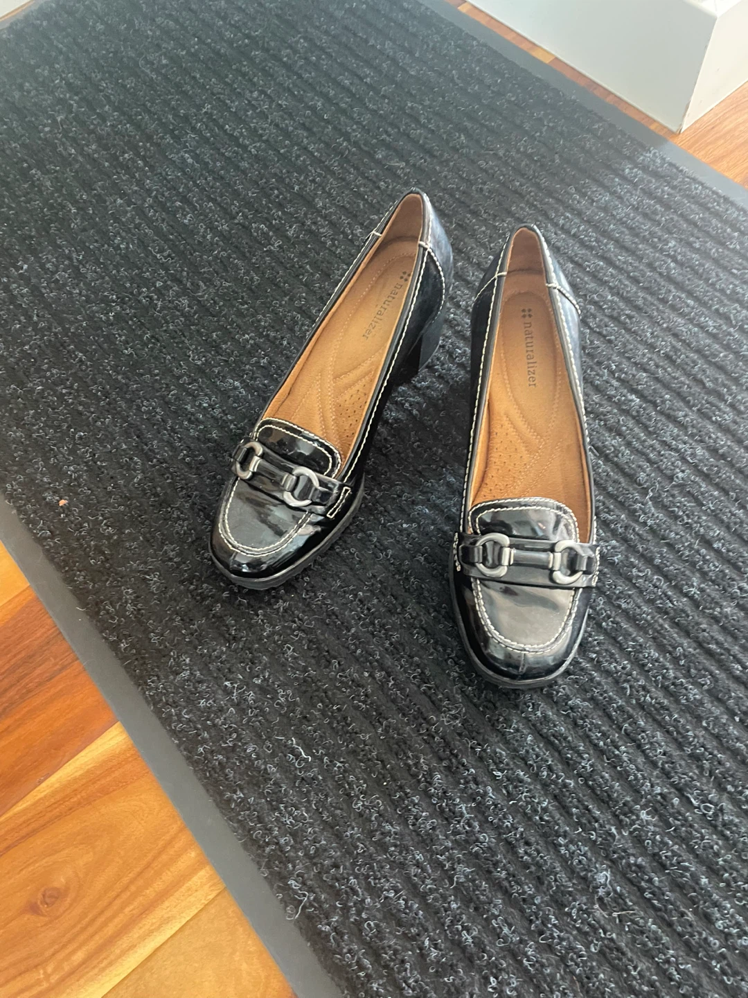 Naturalizer Black Patent Leather Loafer Heels - photo 3