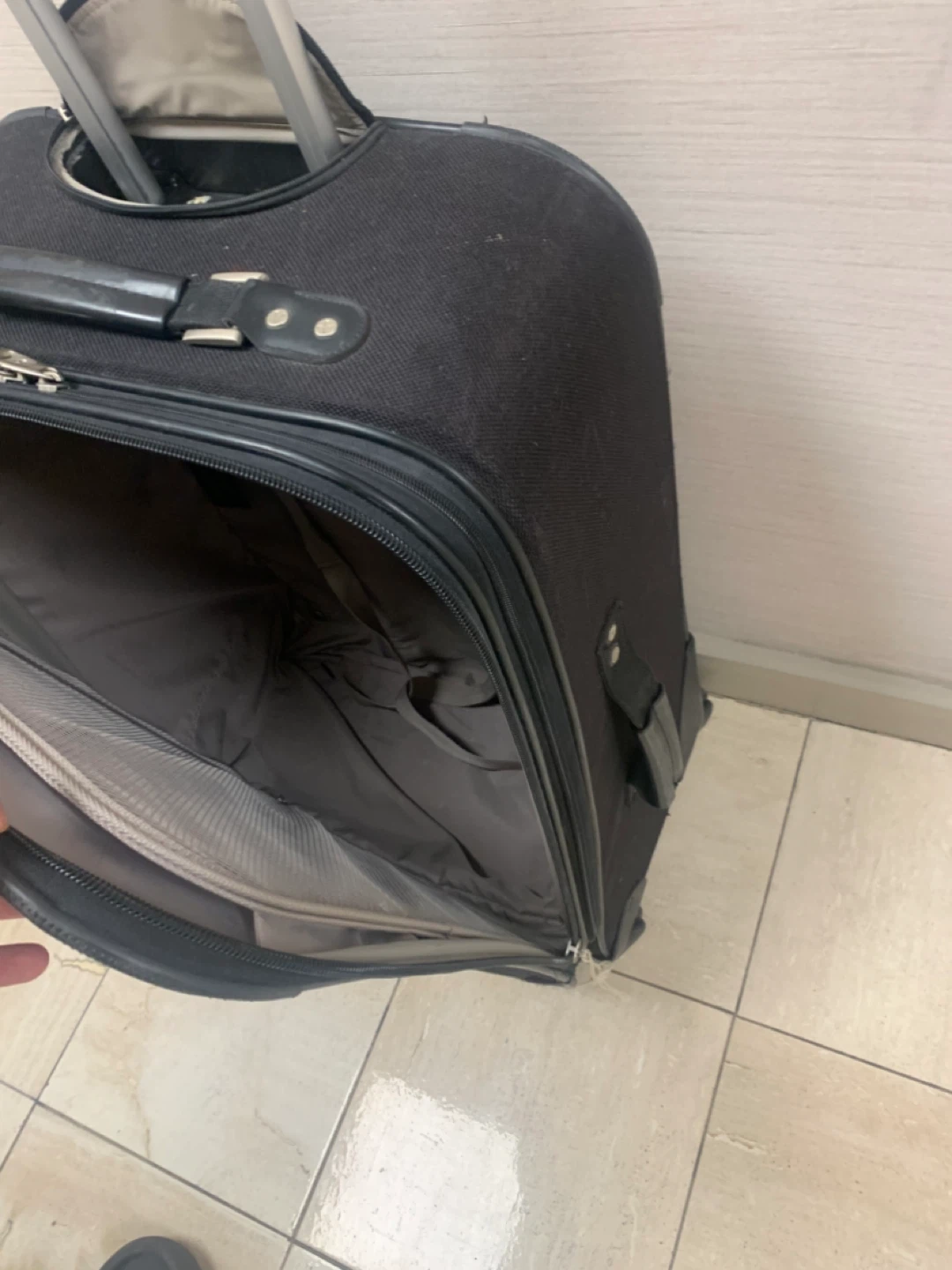 Black travelbag Suitcase - photo 3