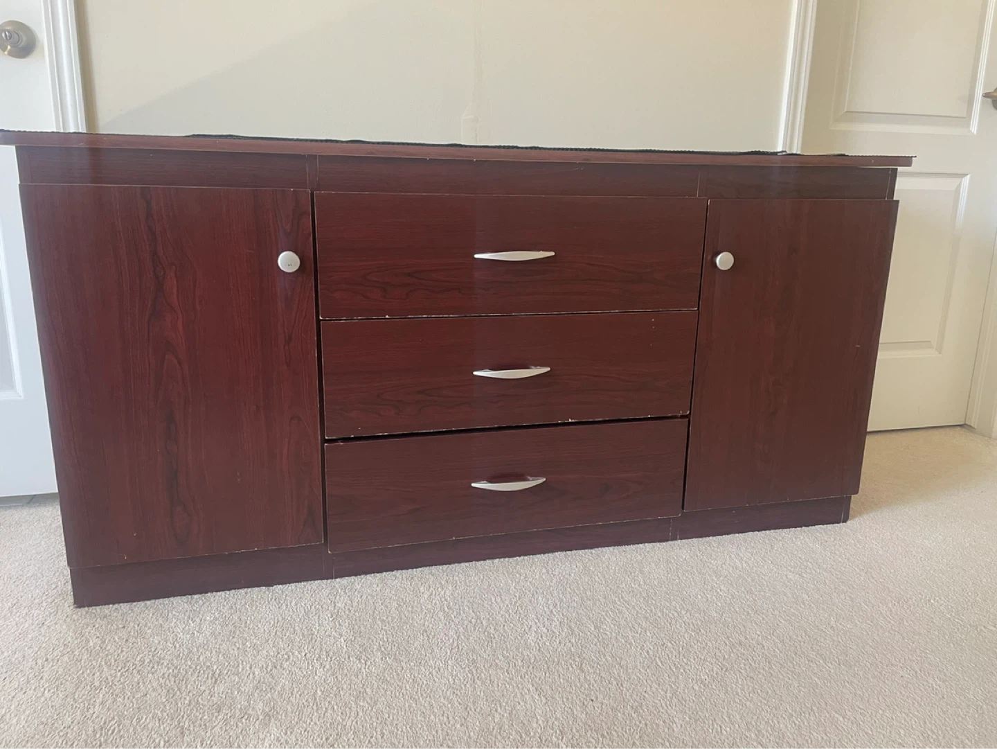 Cabinet (drawer chest)