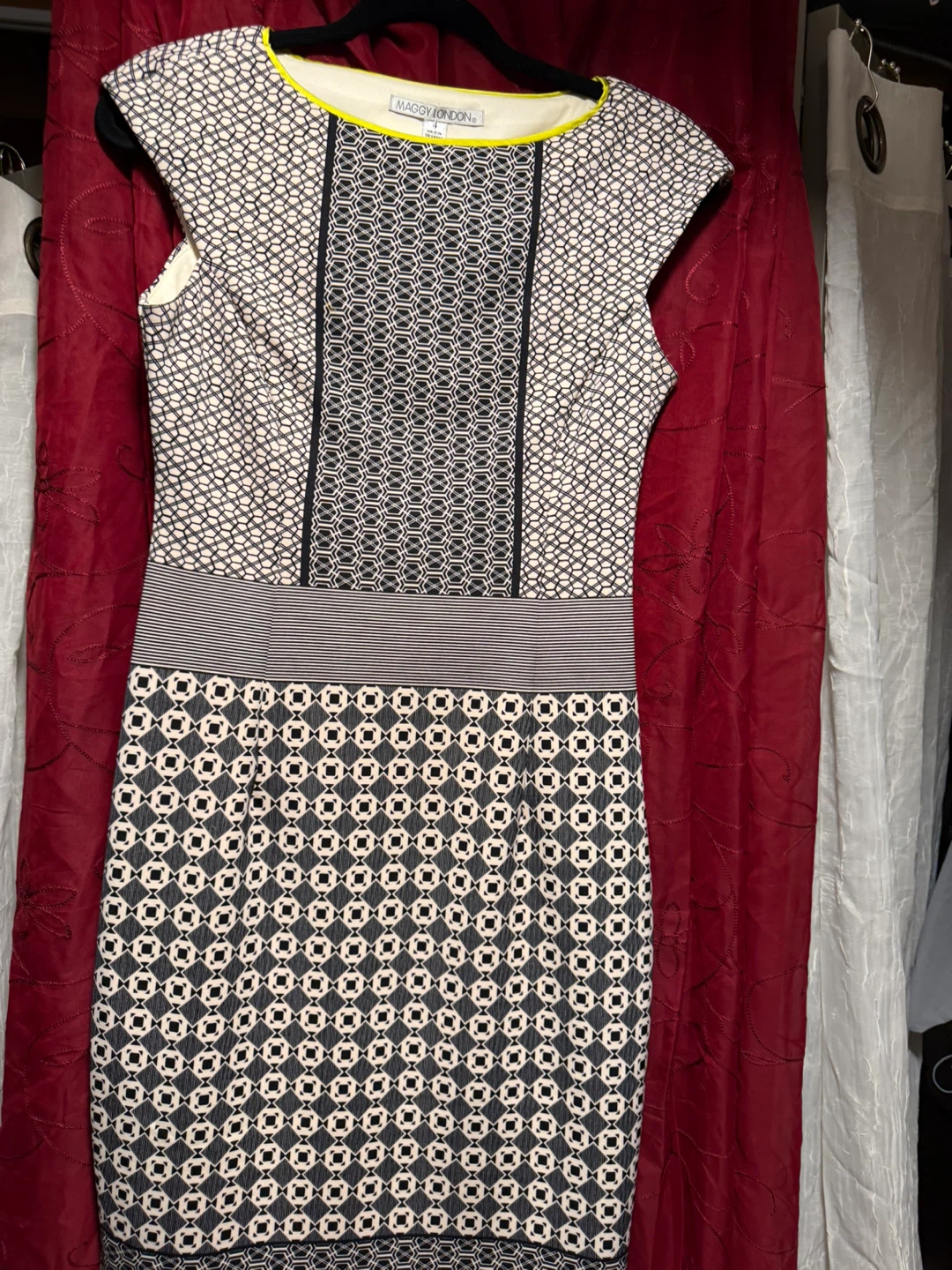 Maggy London Geometric Print Sheath Dress Size 4 - photo 2